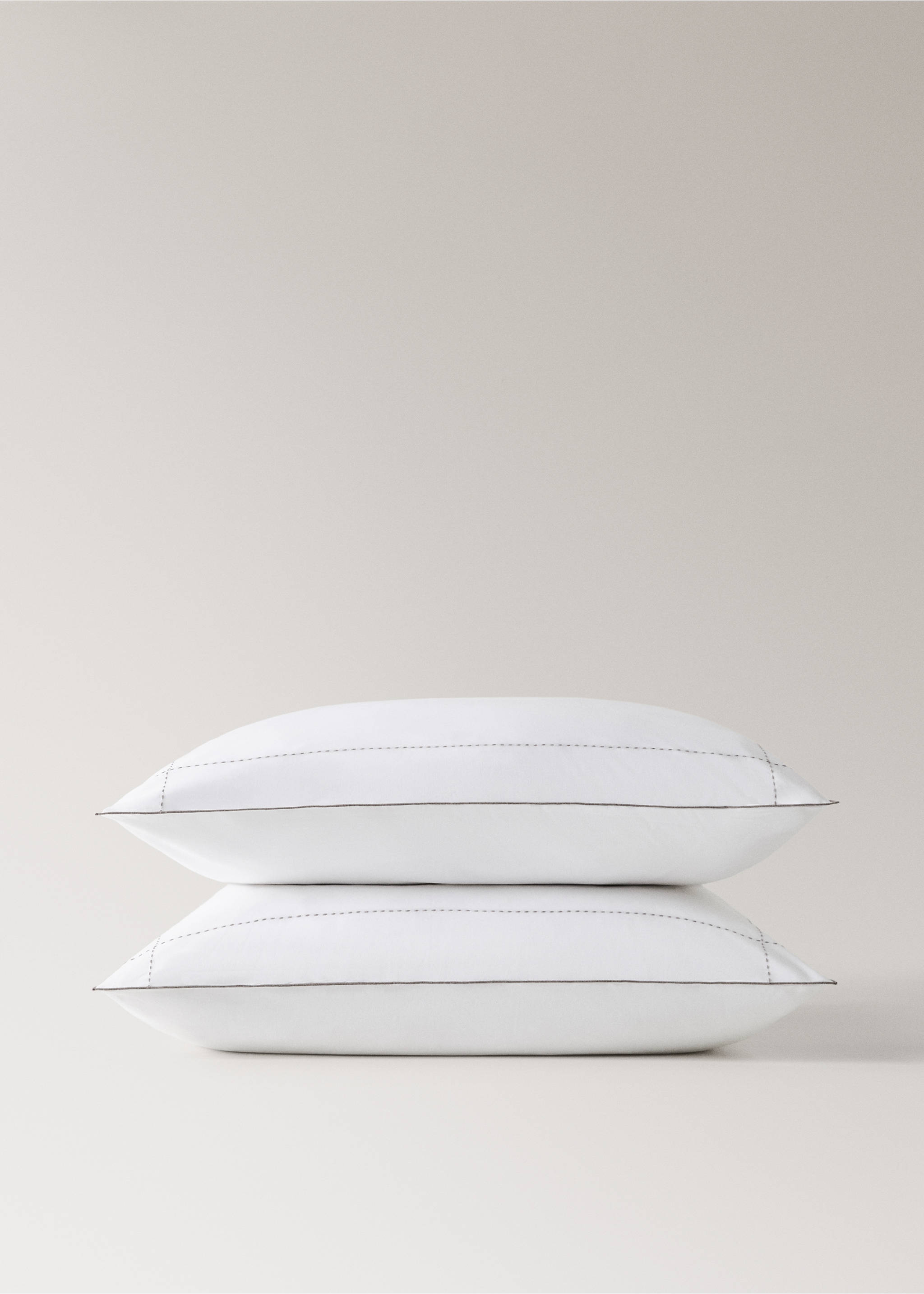 Two 200-thread count percale cotton pillowcases 60x60 cm - Details of the article 1, White. Ref: 17061524-00.