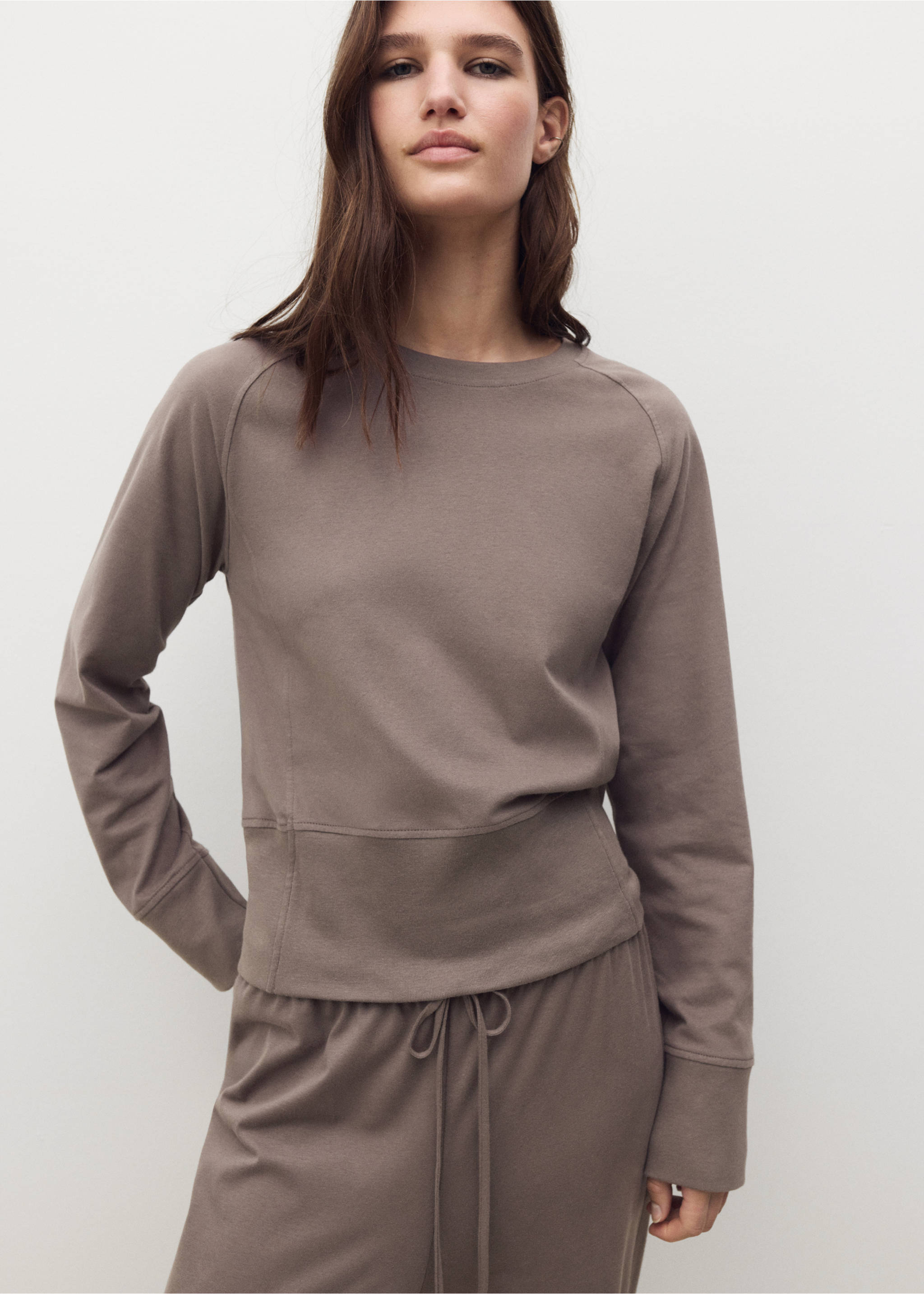 Soft-finish jogger trousers - Details of the article 1, Coffee. Ref: 17061525-00.
