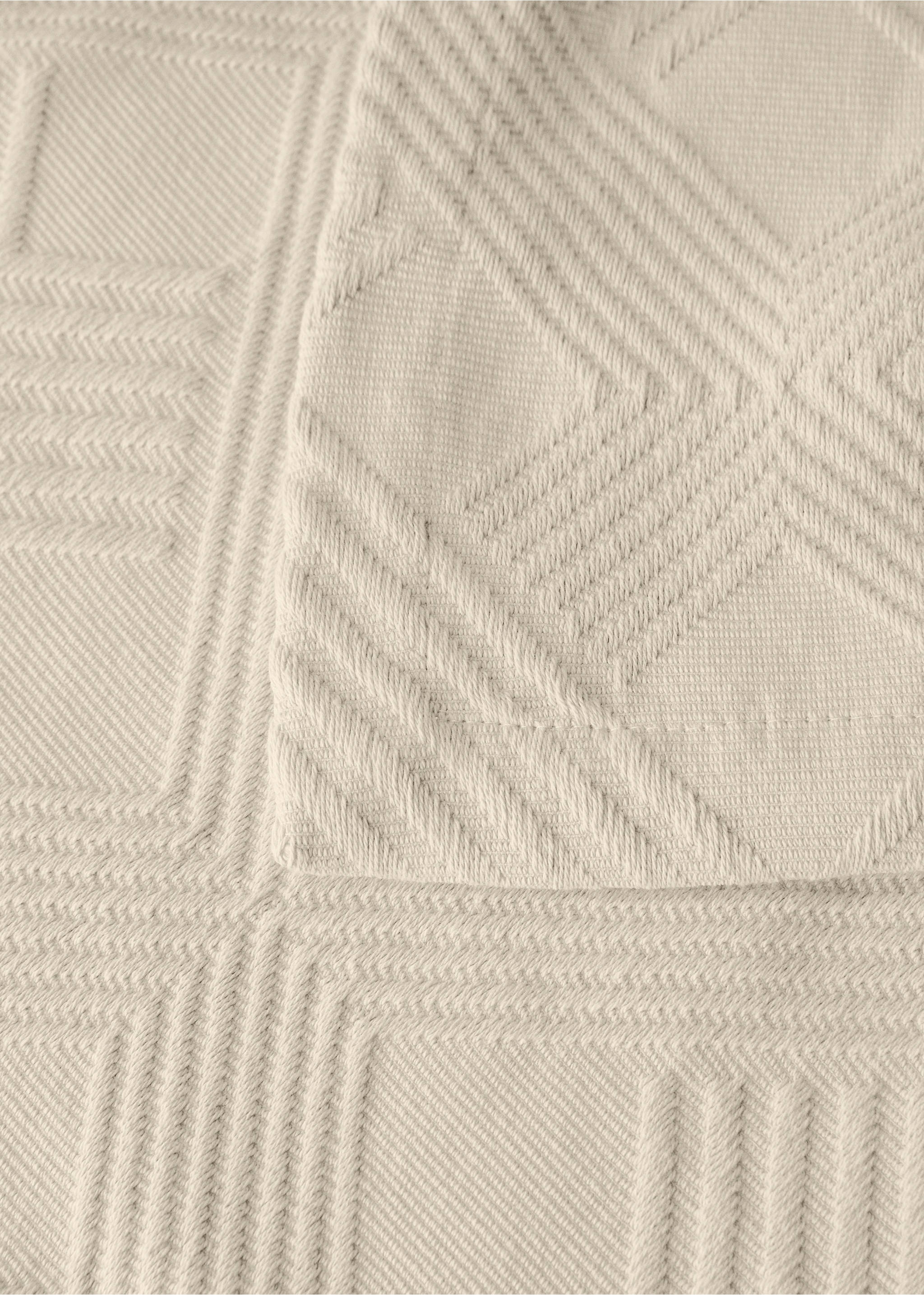 Cotton jacquard bedspread for 180/200 cm bed - Details of the article 1, Sand. Ref: 17061560-00.