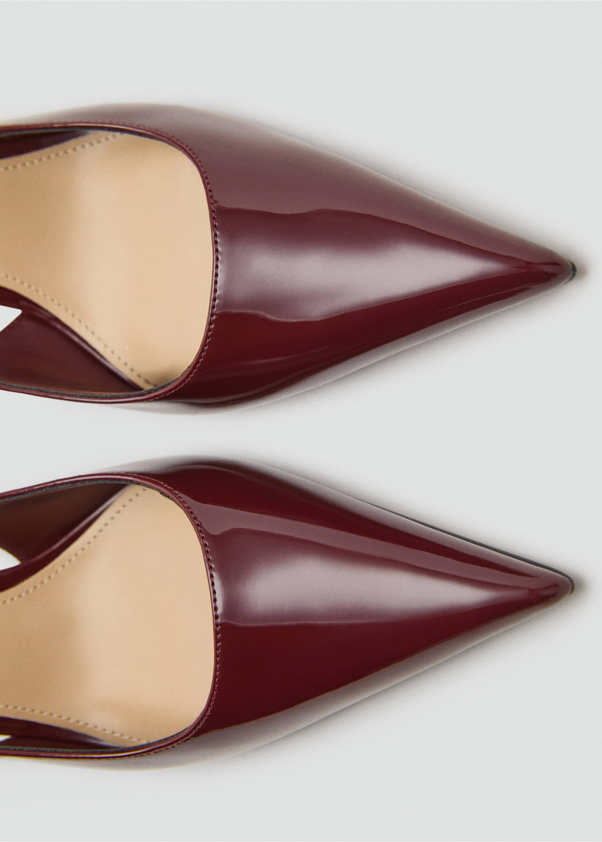 Patent heeled shoes - Details of the article 2, Burgundy. Ref: 17062545-00.