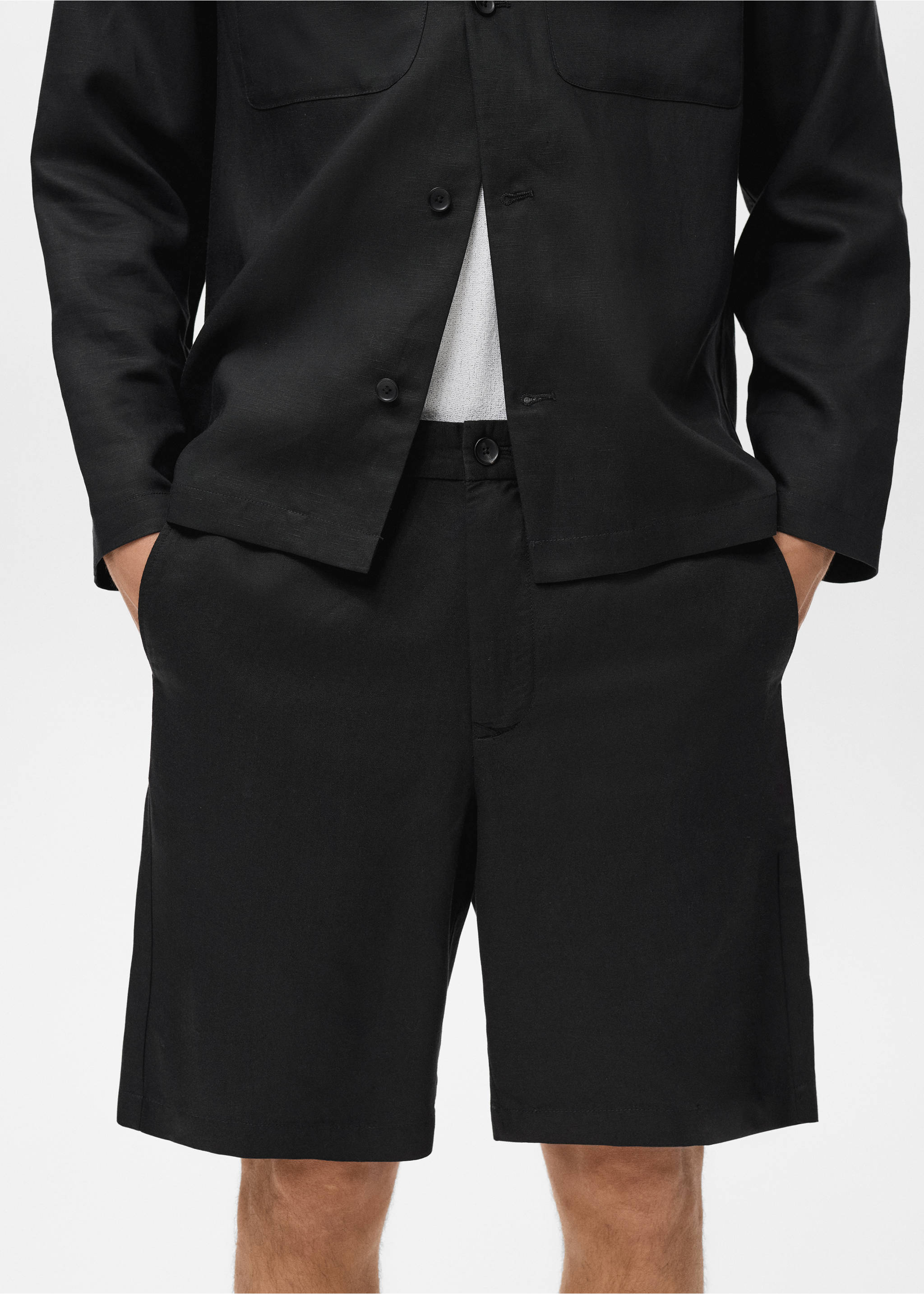 Linen-blend shorts with an elastic waistband - Details of the article 1, Black. Ref: 17062902-00.