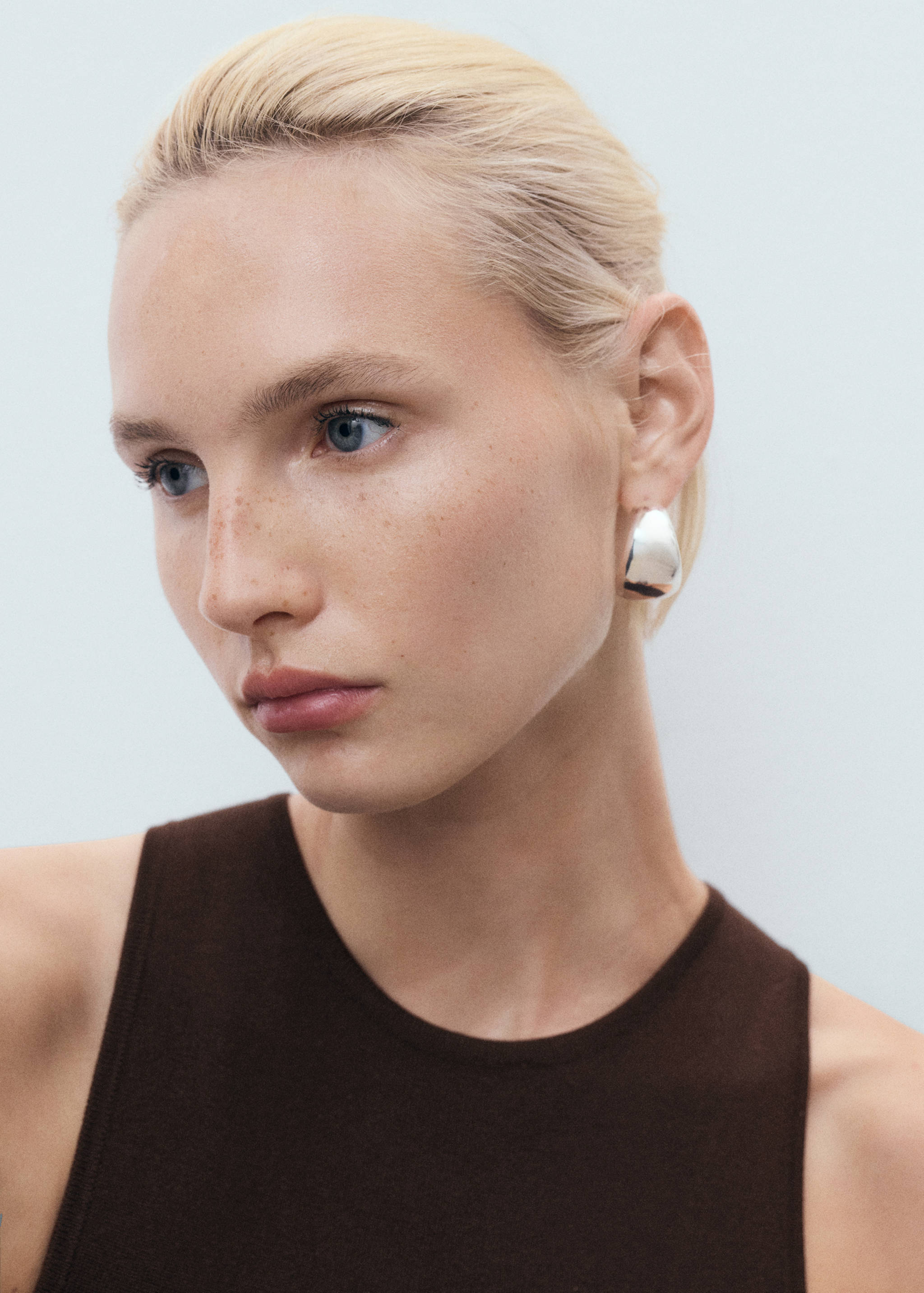 Halter-neck knitted dress - Details of the article 1