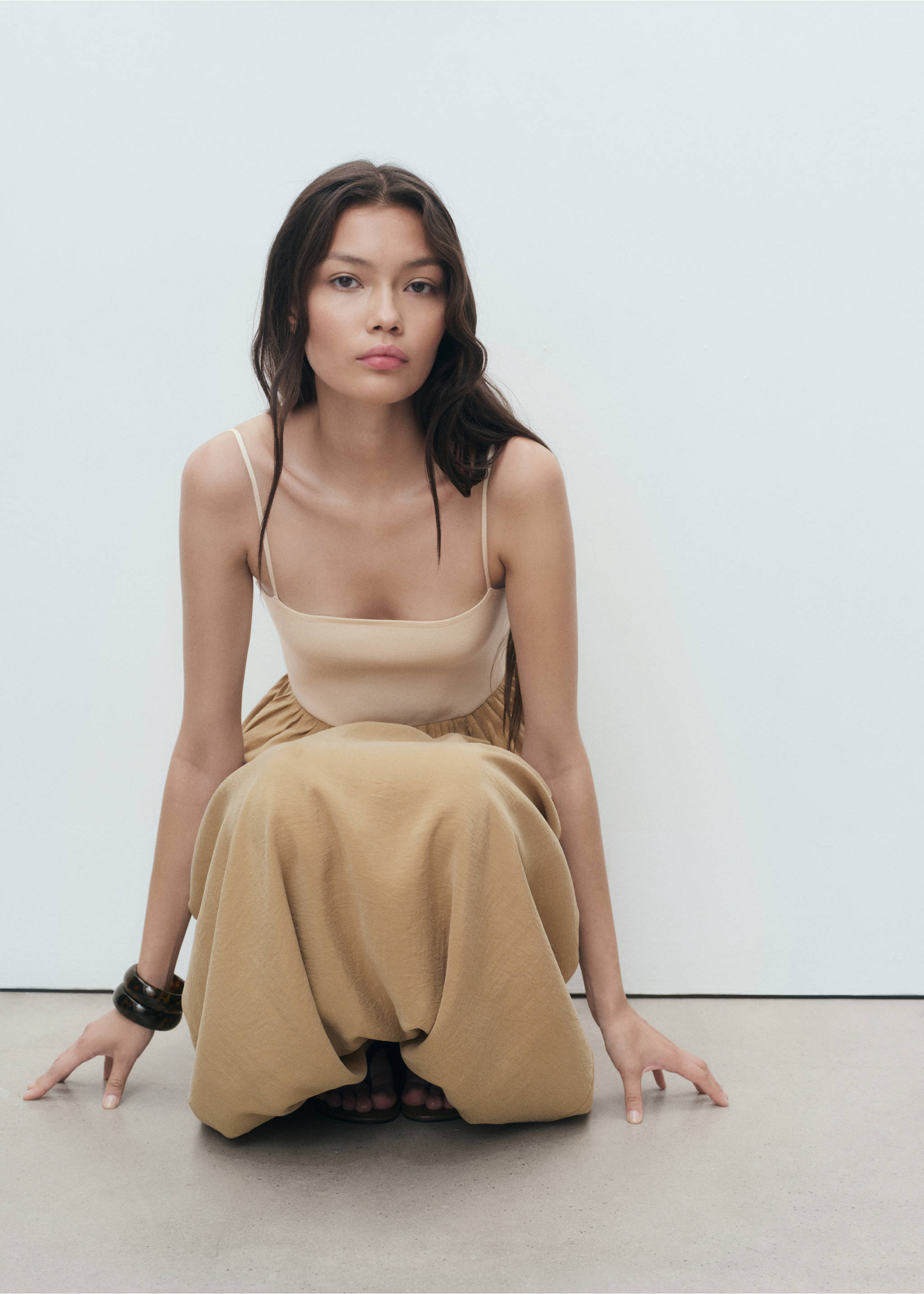 Combined knitted balloon dress - Details of the article 2, Medium Brown. Ref: 17062907-00.