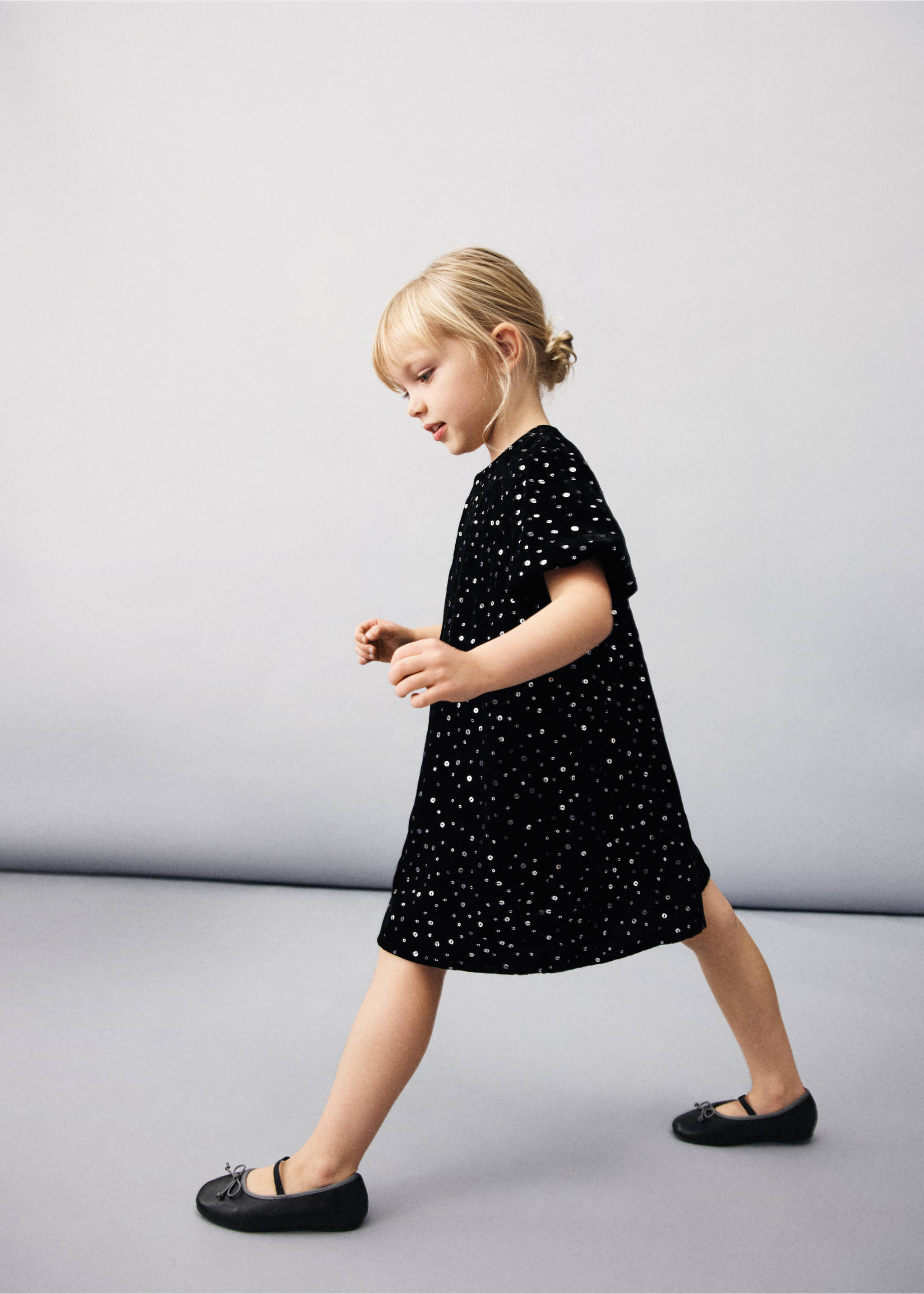 Two-tone ballet flats with bow - General plane, Black. Ref: 17062909-00.