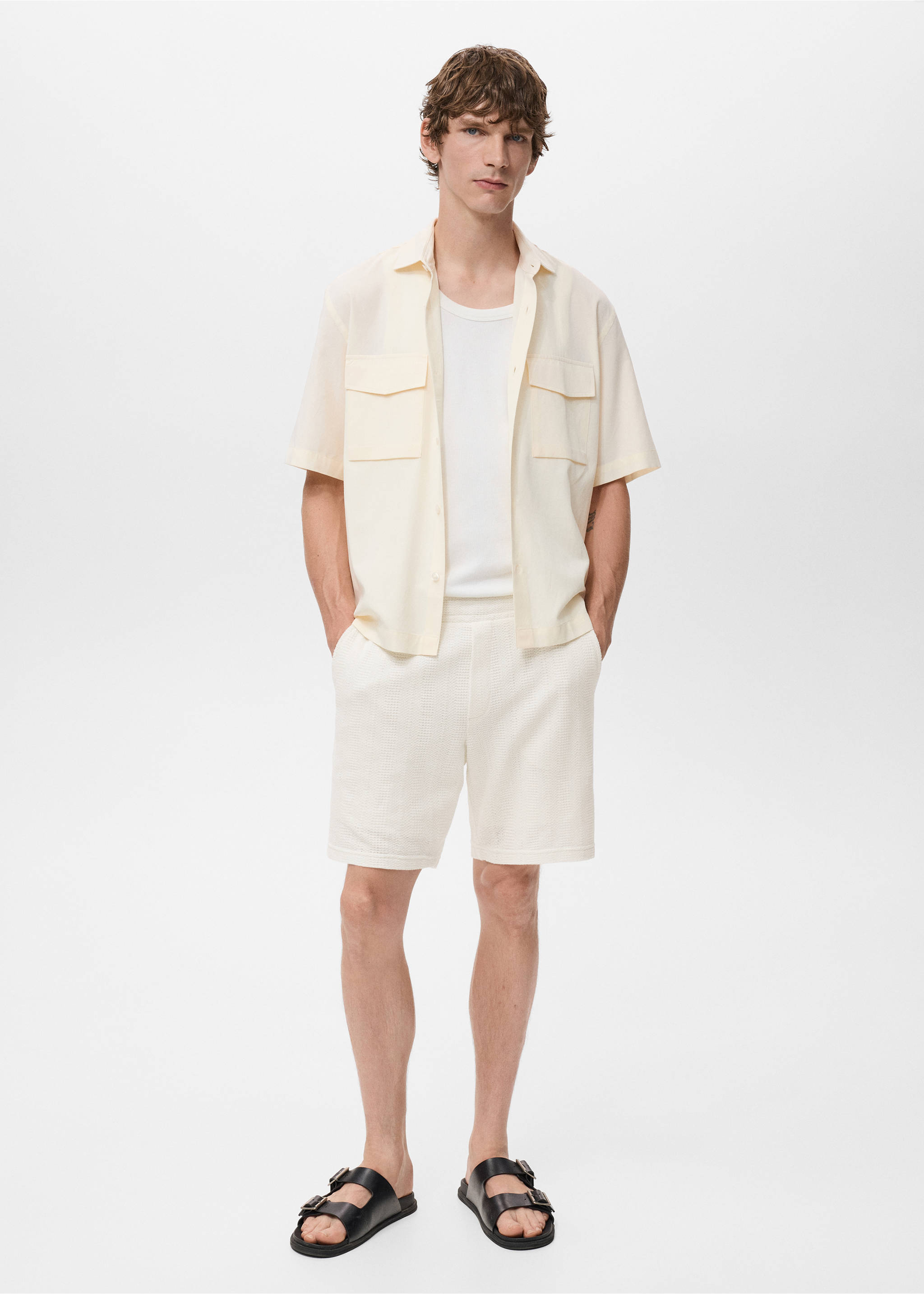 Structured knitted shorts - General plane, Off White. Ref: 17062923-00.