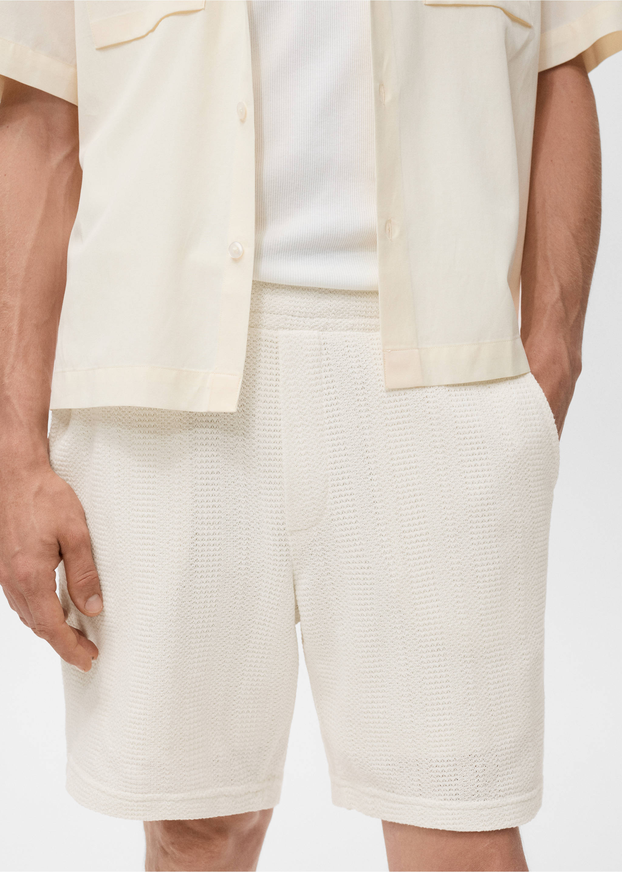 Structured knitted shorts - Medium plane, Off White. Ref: 17062923-00.