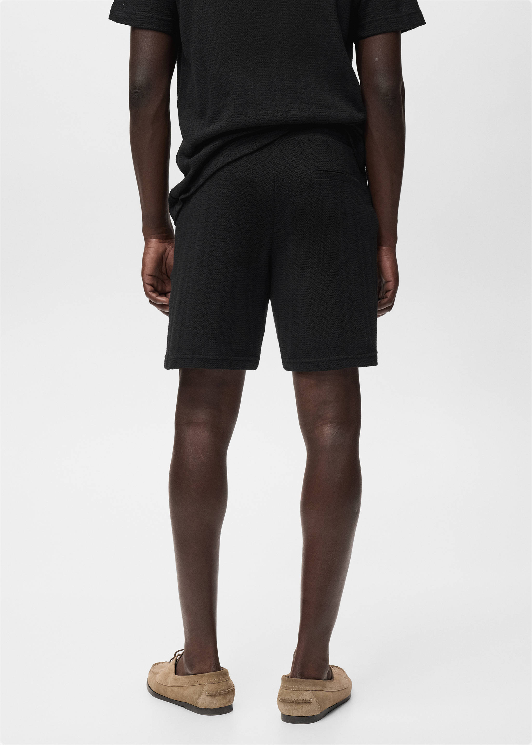 Structured knitted shorts - Reverse of the article