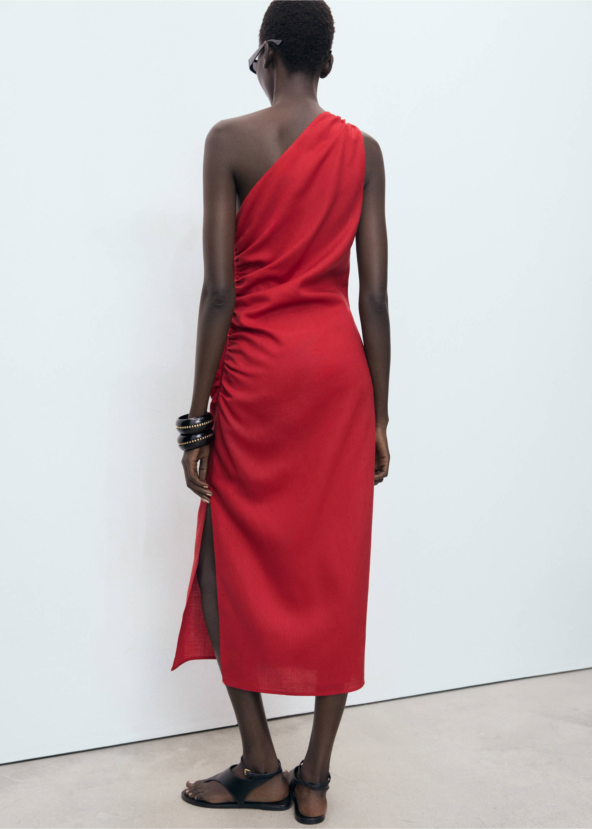 Lyocell dress with asymmetrical neckline - Reverse of the article, Red. Ref: 17062929-00.