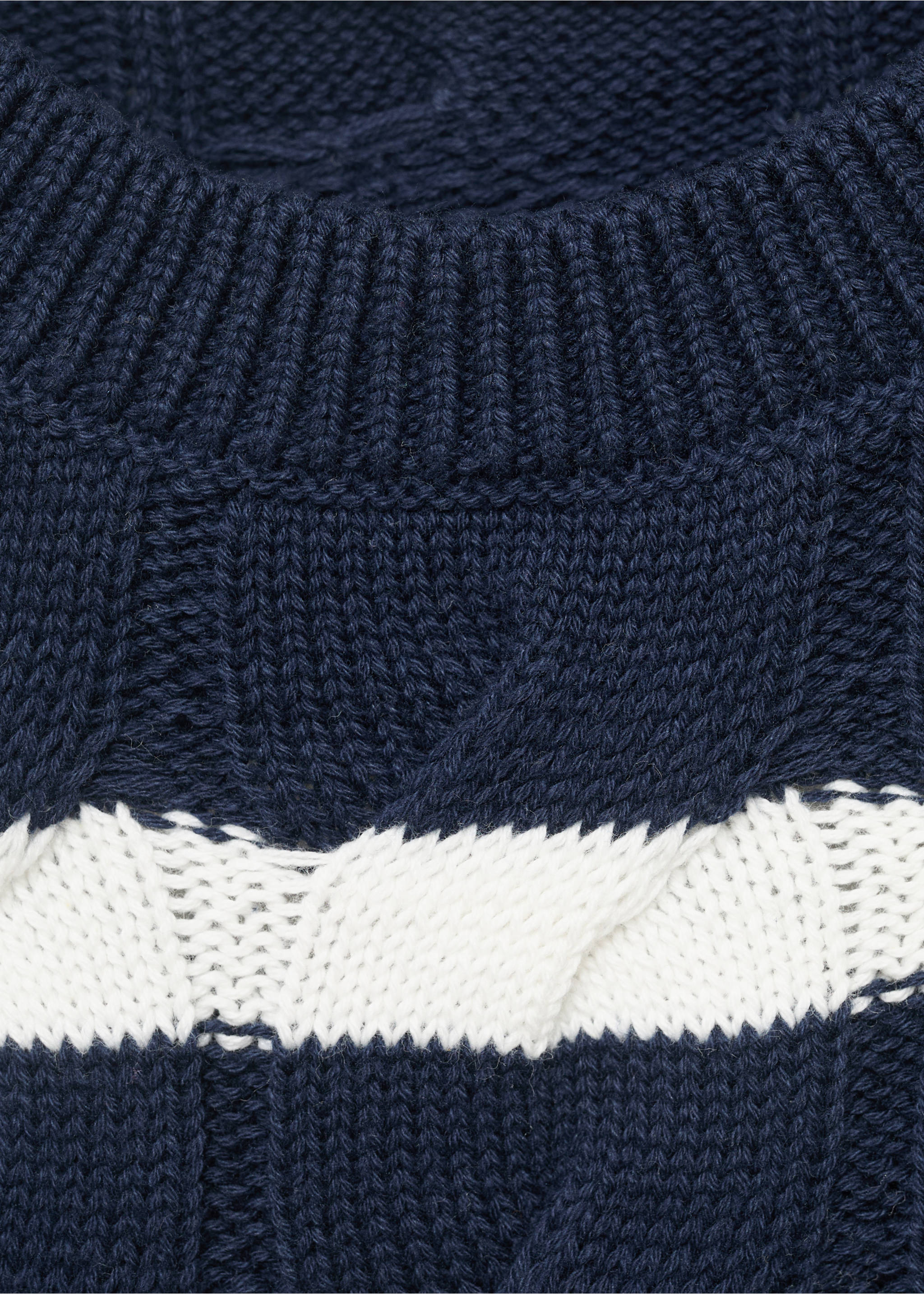 Braided-knit gilet - Details of the article 8, Navy. Ref: 17063279-00.
