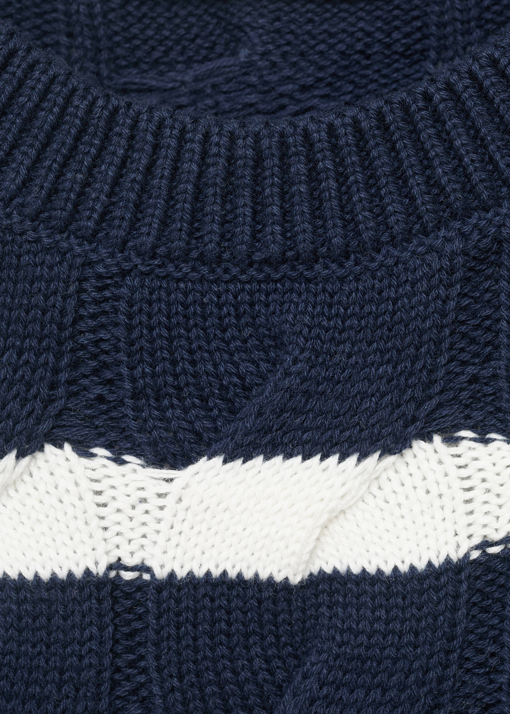 Braided-knit gilet - Details of the article 8