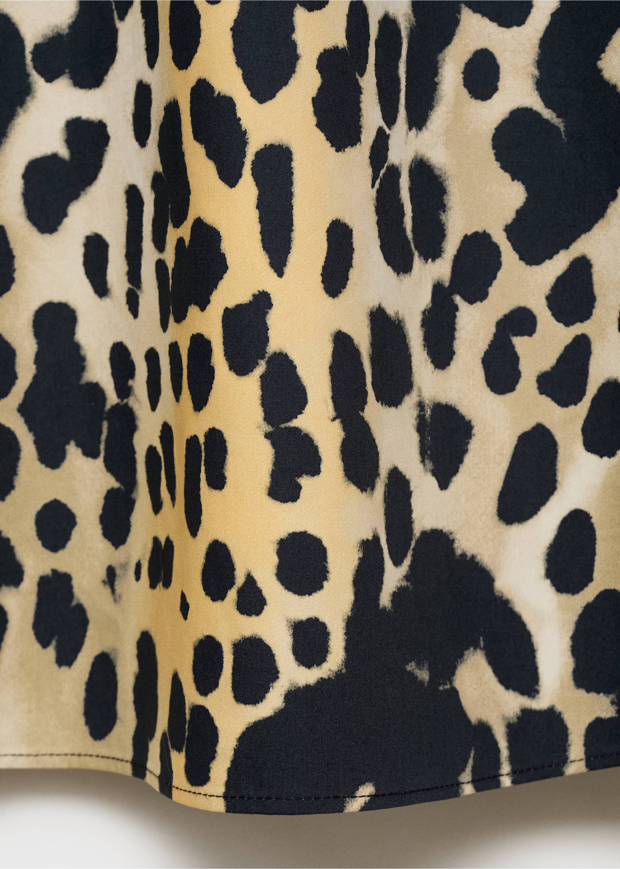Saia pelo joelho de leopardo - Pormenor do artigo 8, Preto. Ref: 17063326-00.