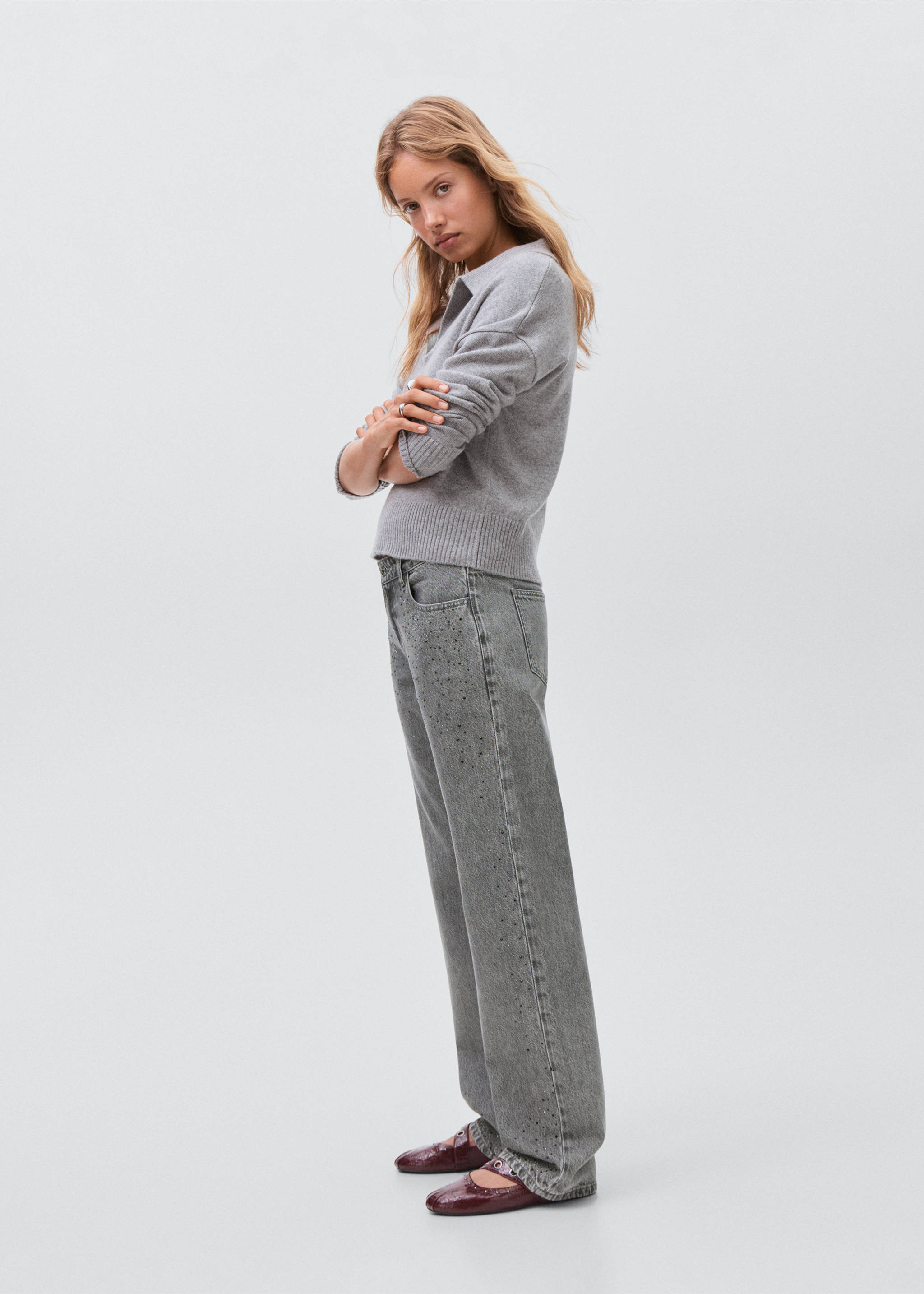 Straight-fit jeans with rhinestones - Details of the article 2, Denim Grey. Ref: 17063795-00.