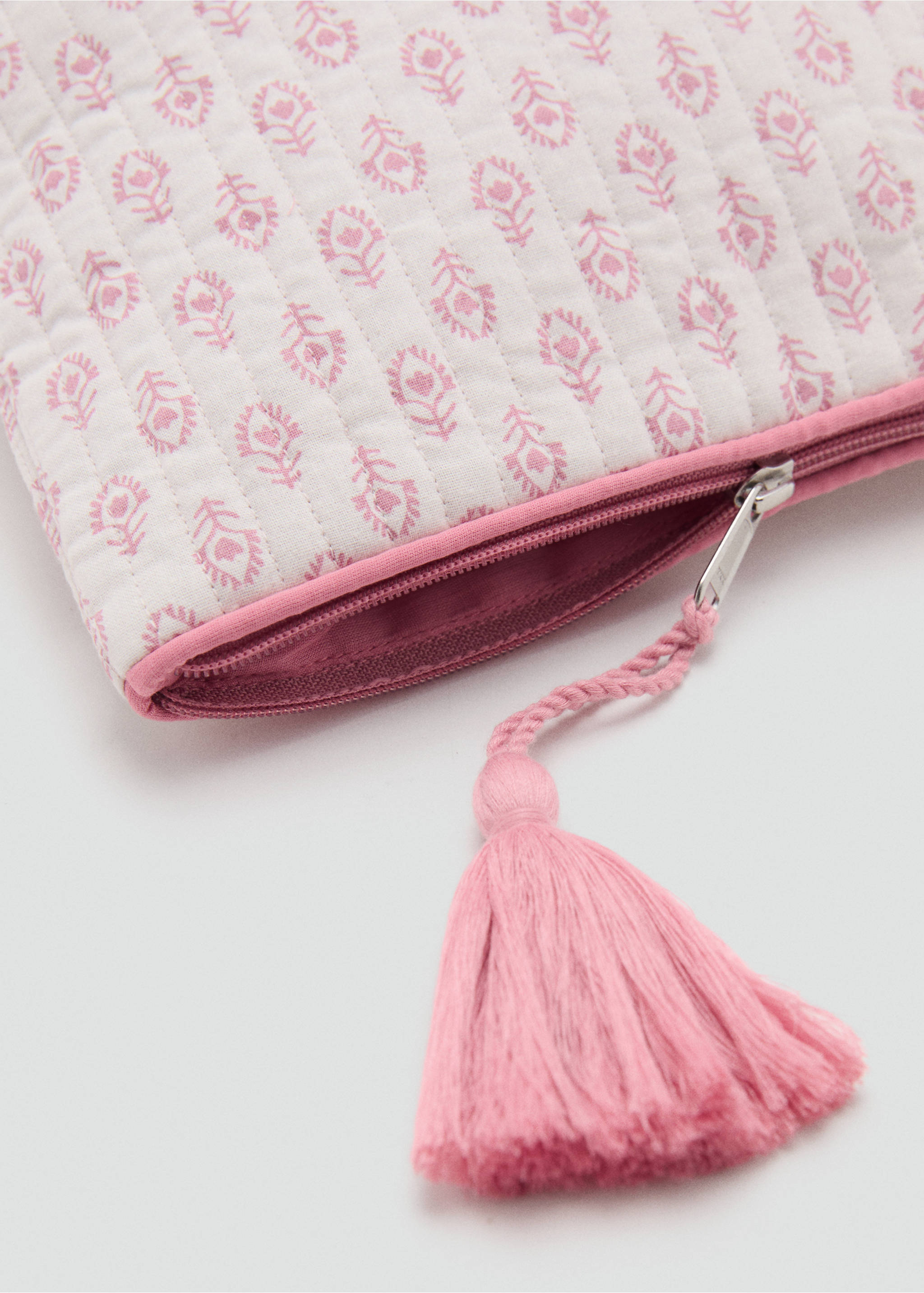 Printed cosmetic bag - Details of the article 1, Pale Pink. Ref: 17063825-00.