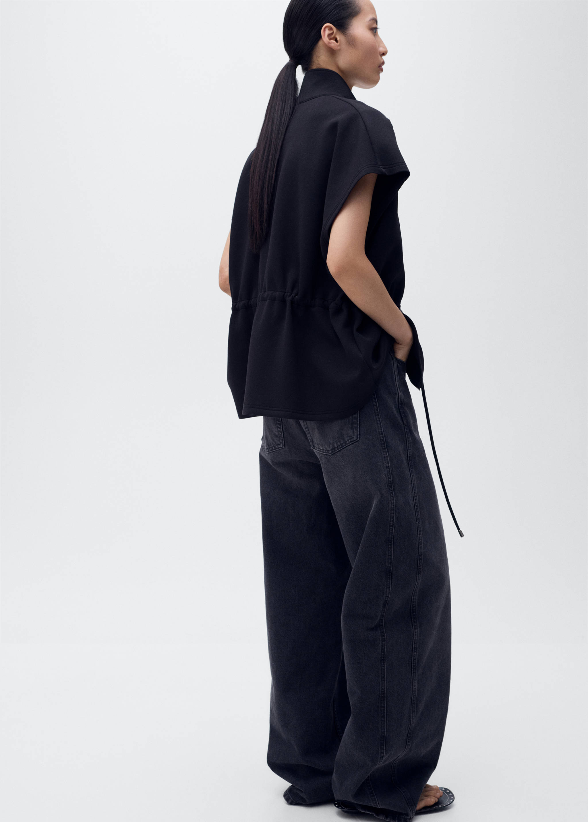Short-sleeved jacket with adjustable waistband - Reverse of the article