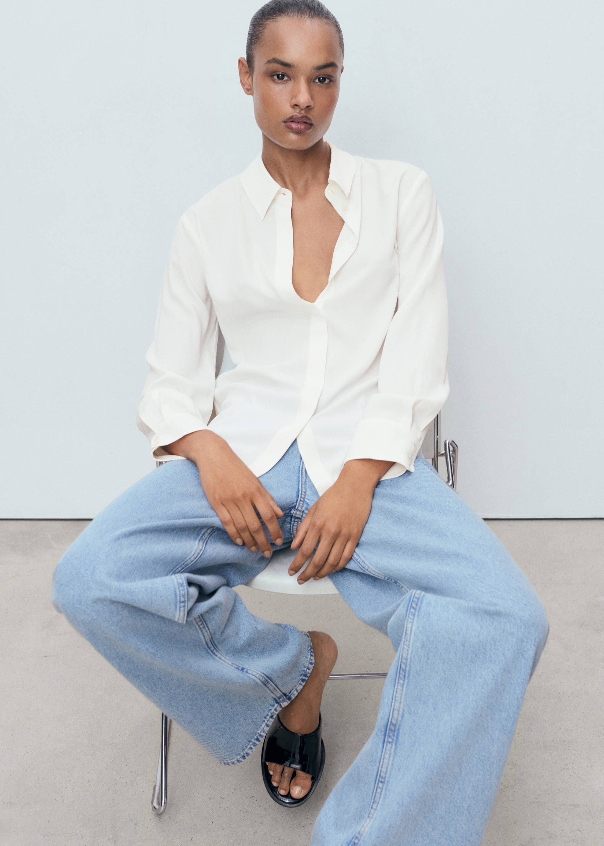 Fluid long-sleeved blouse - Details of the article 3