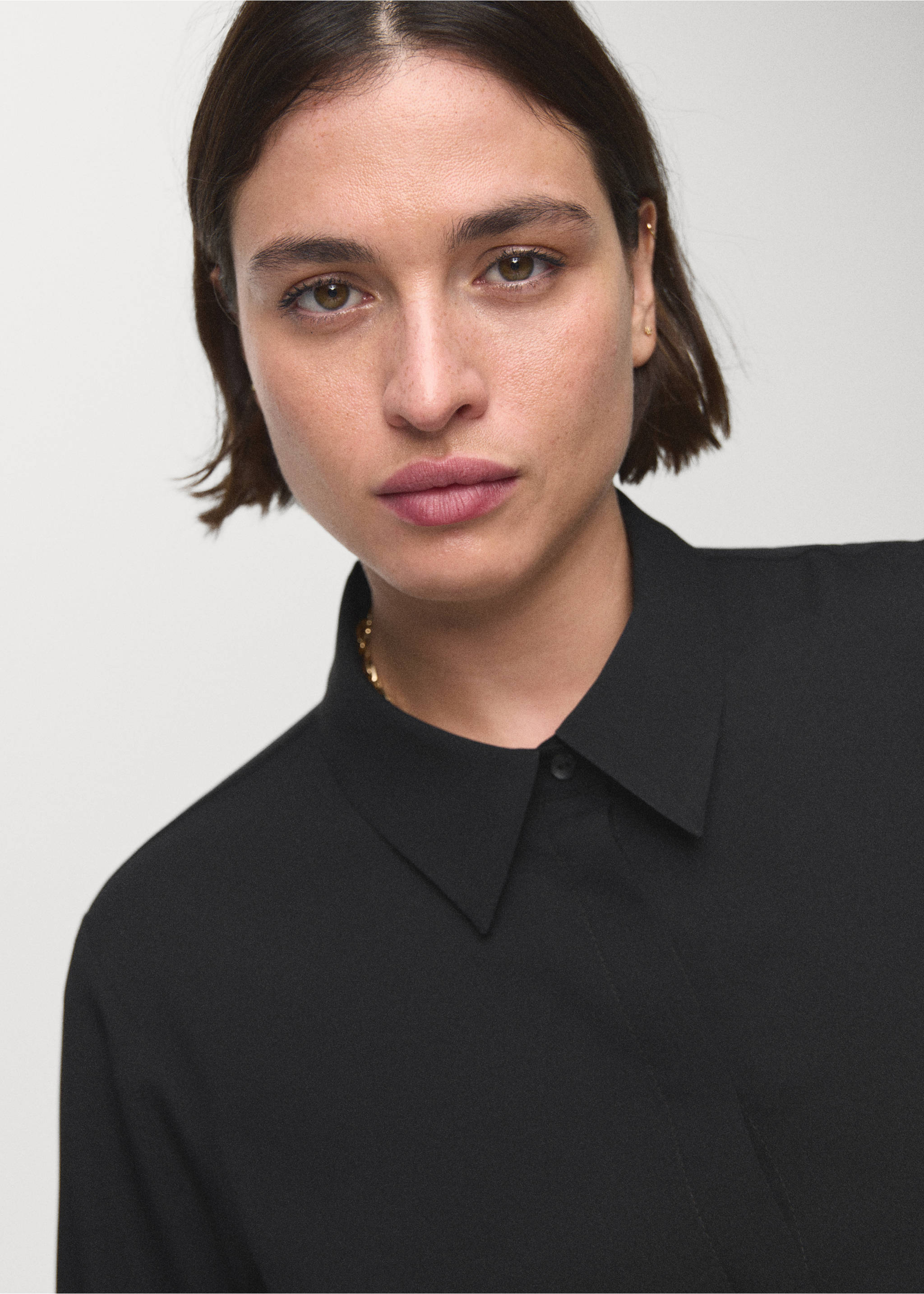 Fluid long-sleeved blouse - Details of the article 5, Black. Ref: 17064078-00.