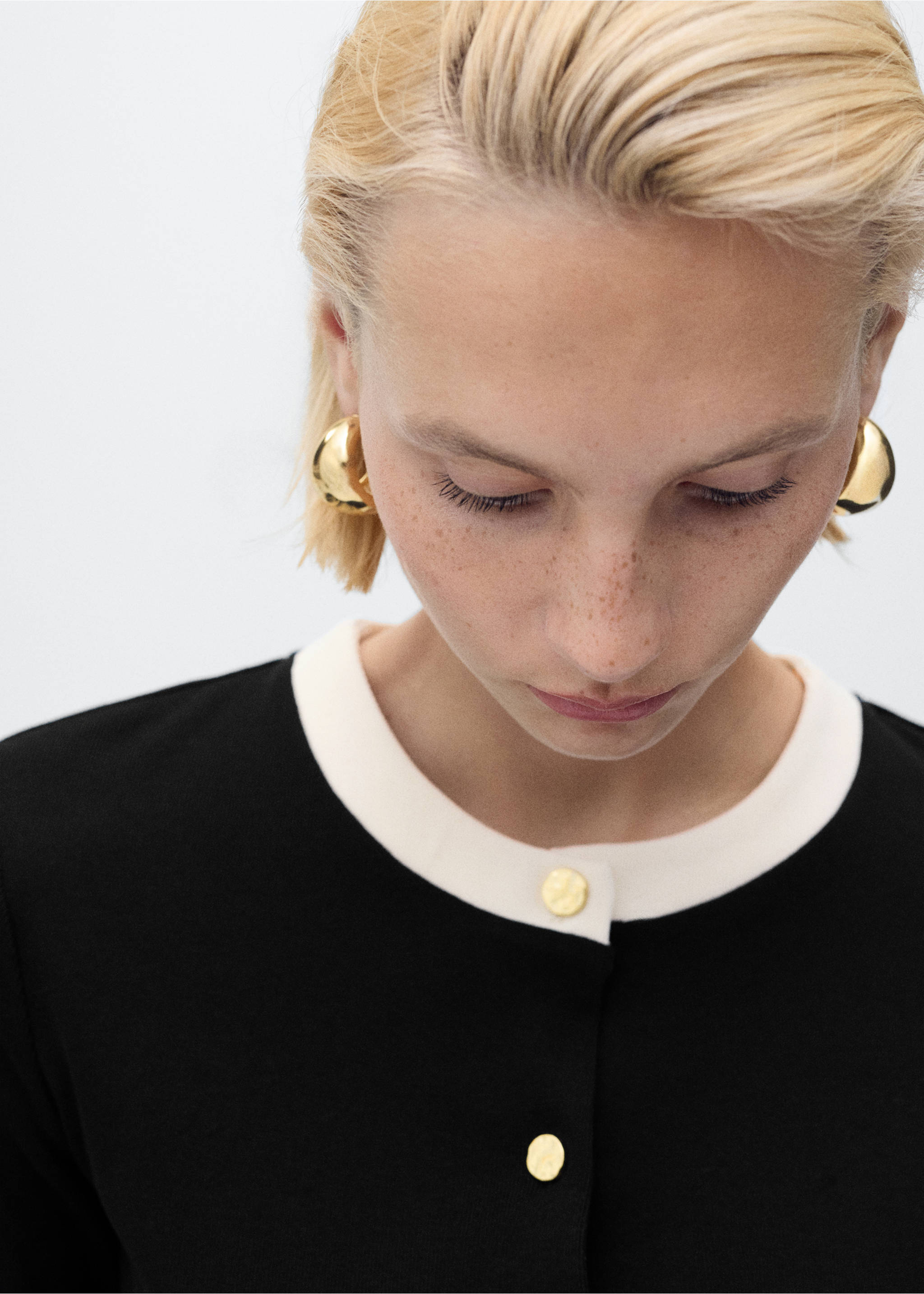 Kontrast Baumwoll-Cardigan - Detail des Artikels 1, Schwarz. Ref: 17064082-00.