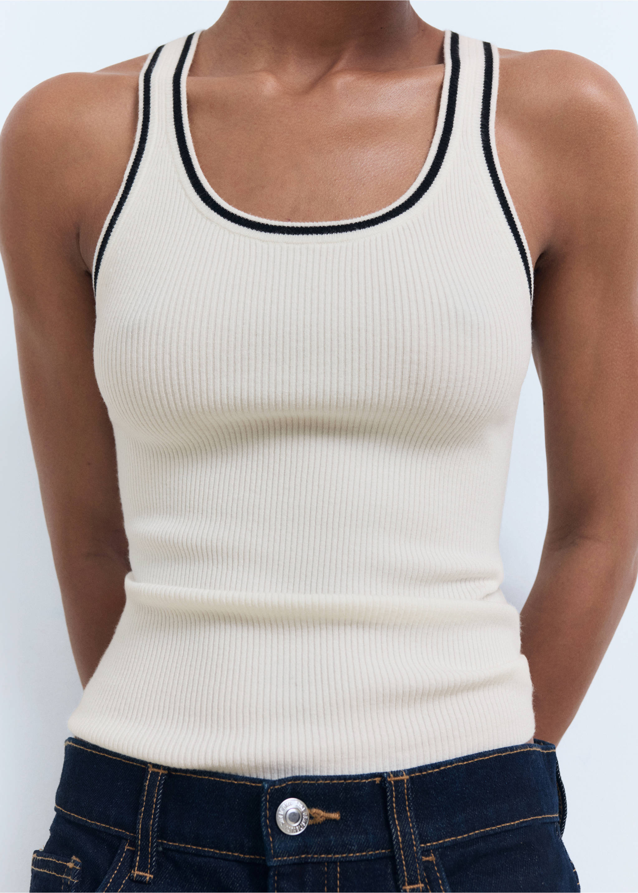 Gebreide top met contrasterende details - Middenvlak, Ecru. Ref: 17064083-00.