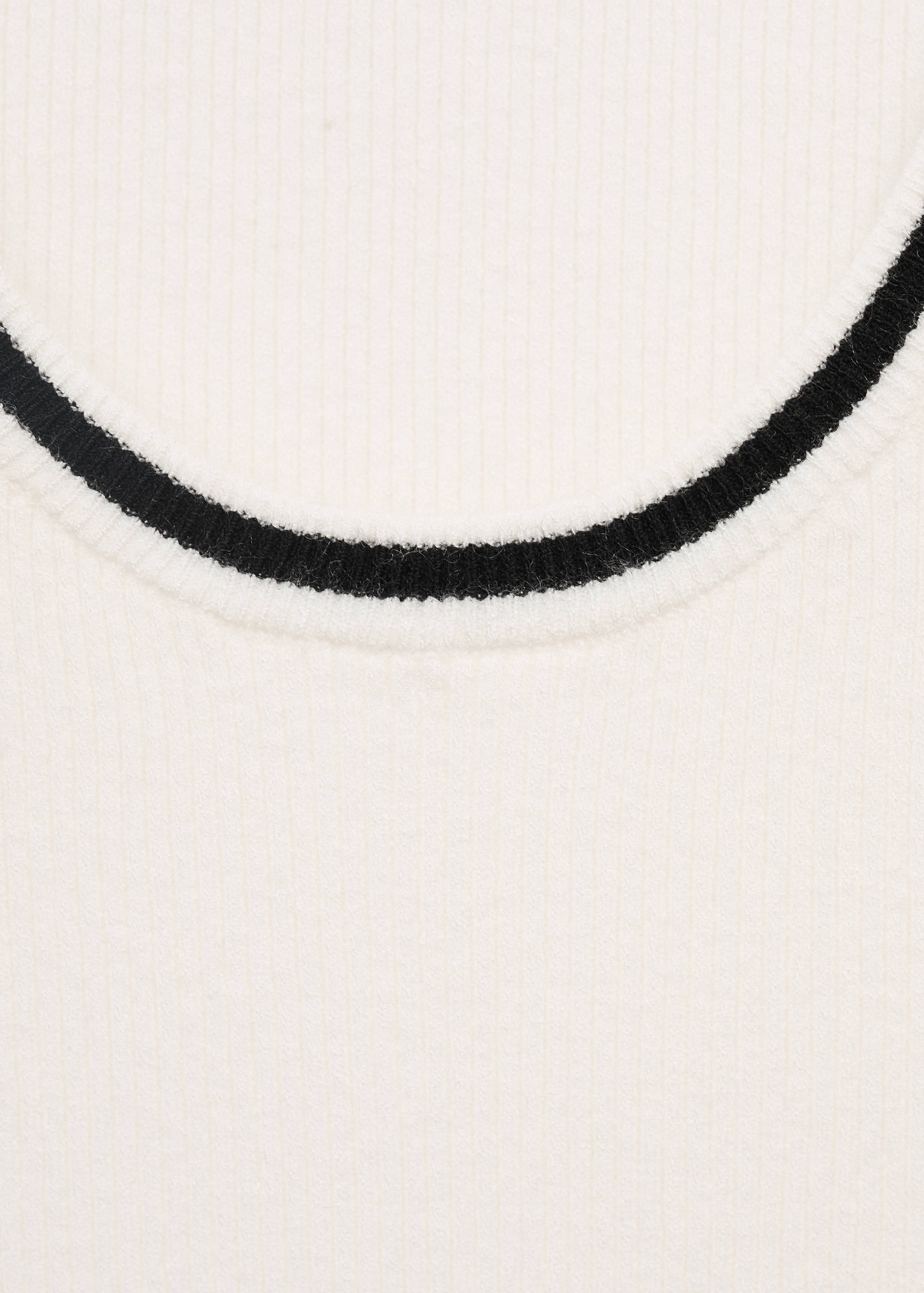 Knitted top with contrast details - Details of the article 0