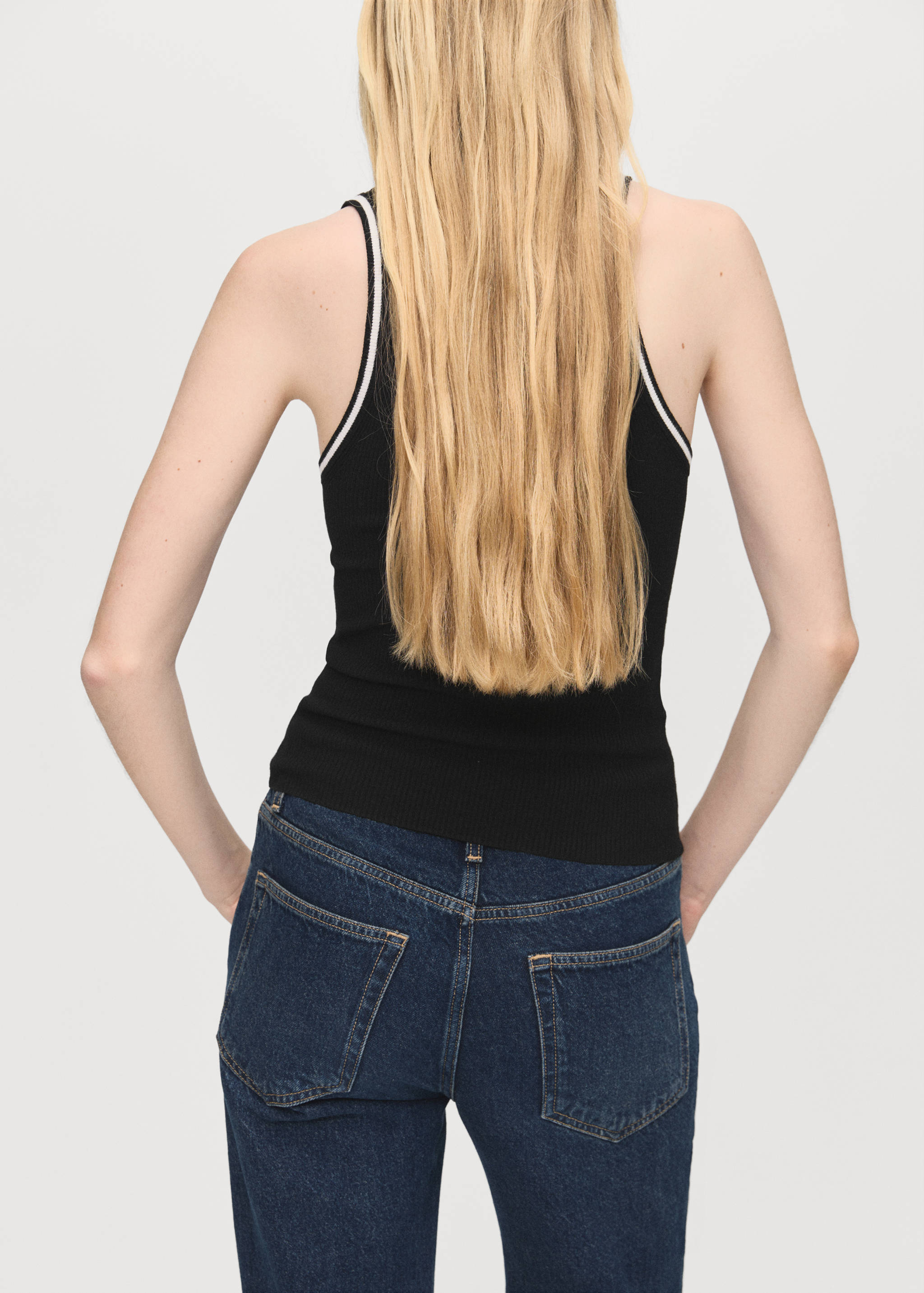 Knitted top with contrast details - Reverse of the article