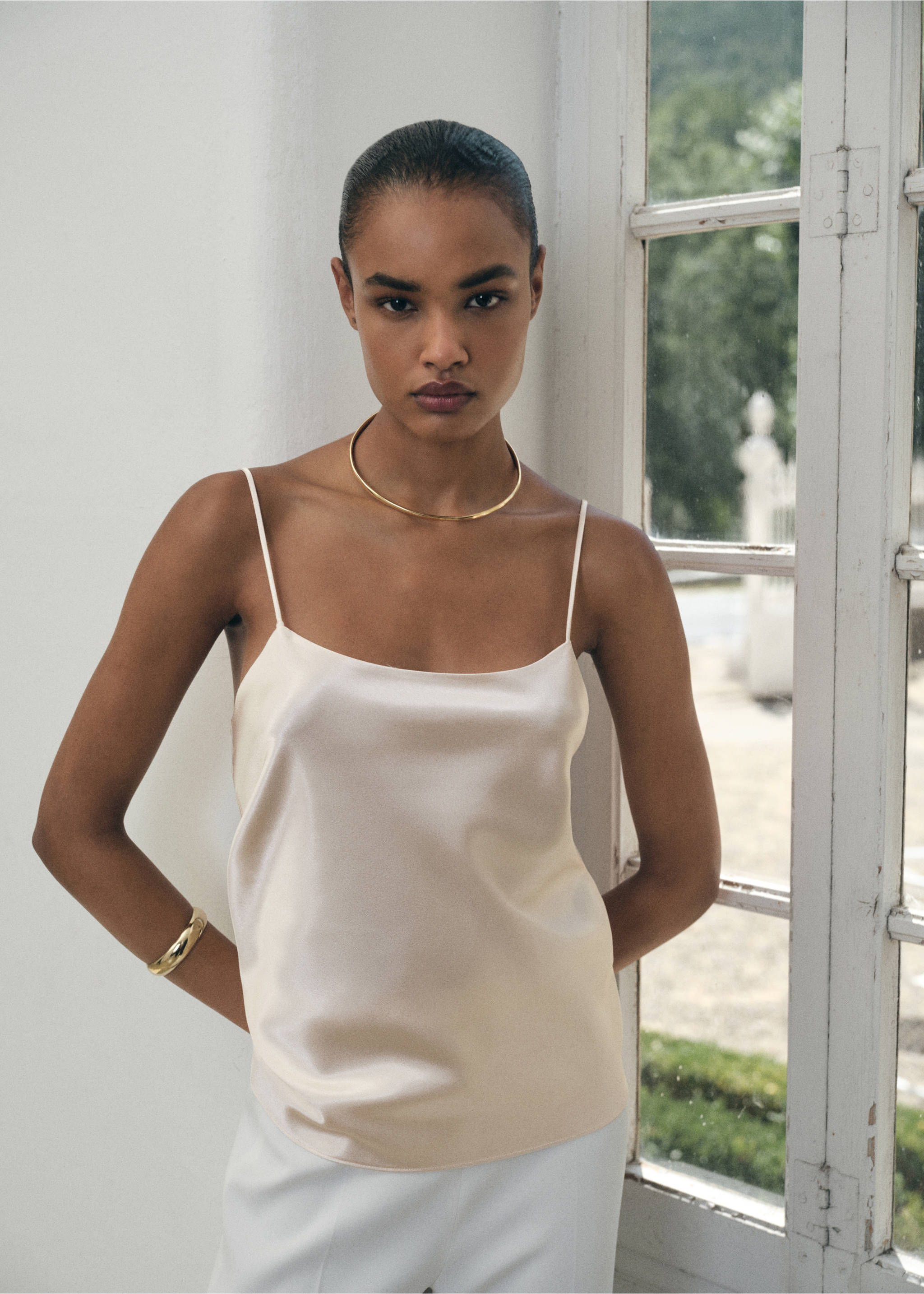 Satin top with straps - Medium plane, Ecru. Ref: 17064084-00.