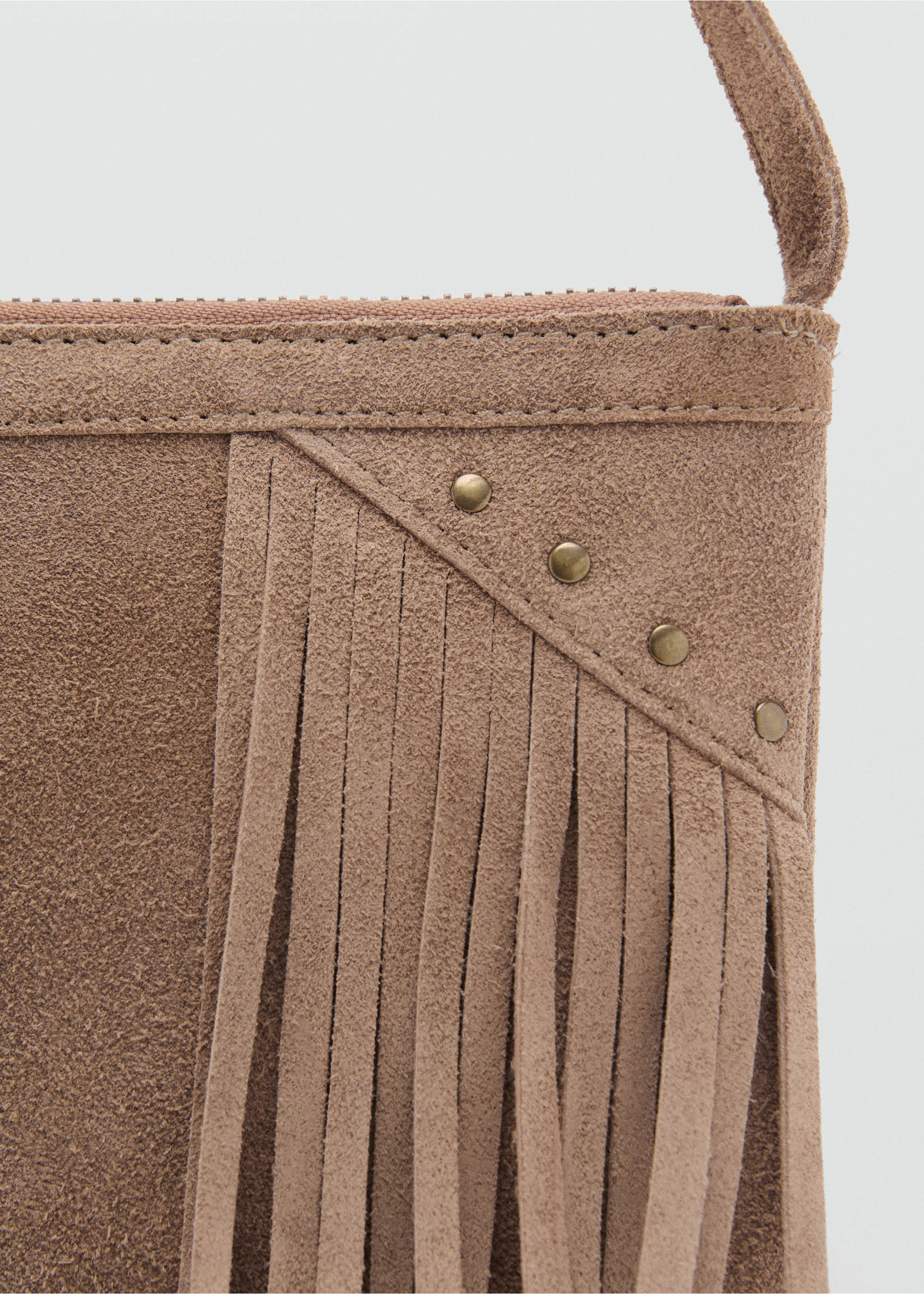 Leather fringes bag - Details of the article 1, Sand. Ref: 17064085-00.