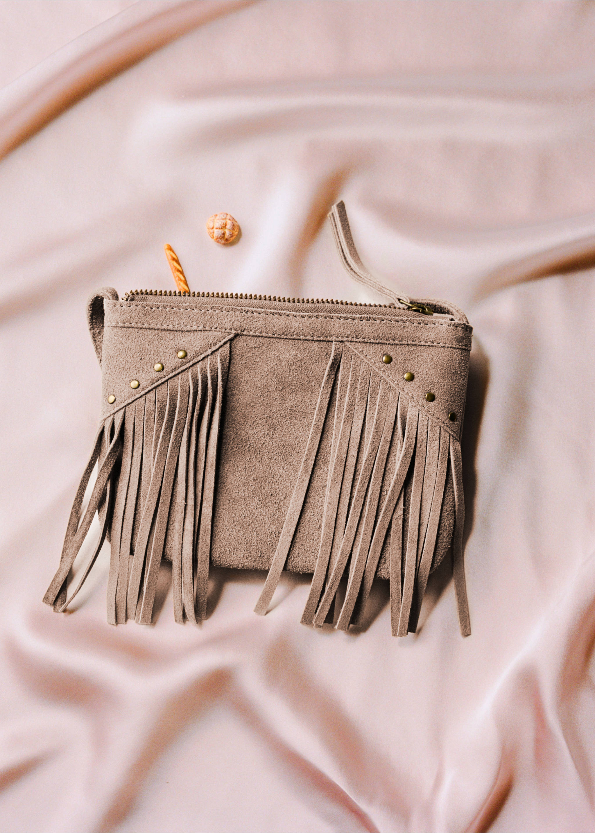 Leather fringes bag - Details of the article 5, Sand. Ref: 17064085-00.
