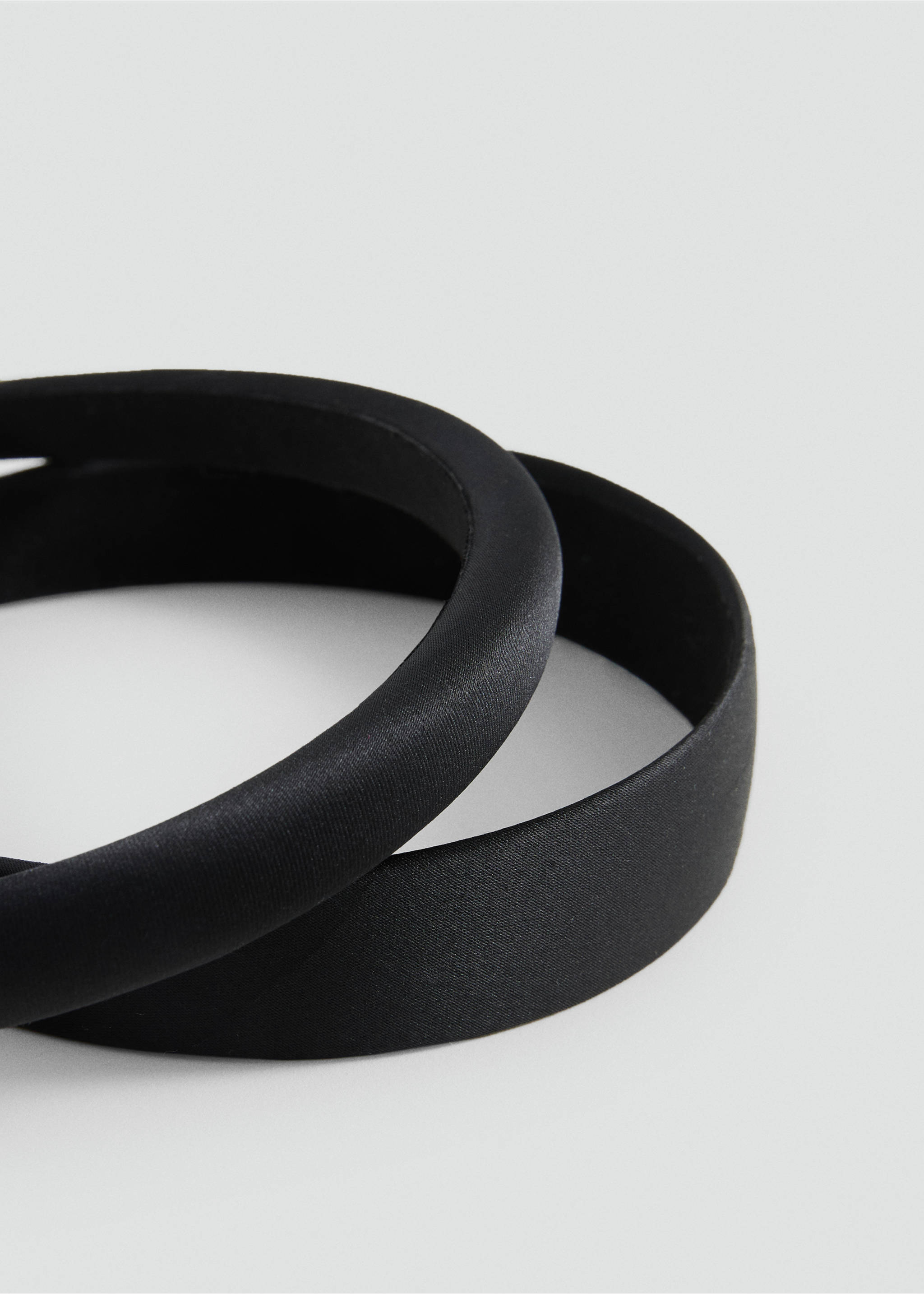 Set aus 2 satinierten Haarreifen - Mittlere Ansicht, Schwarz. Ref: 17064091-00.