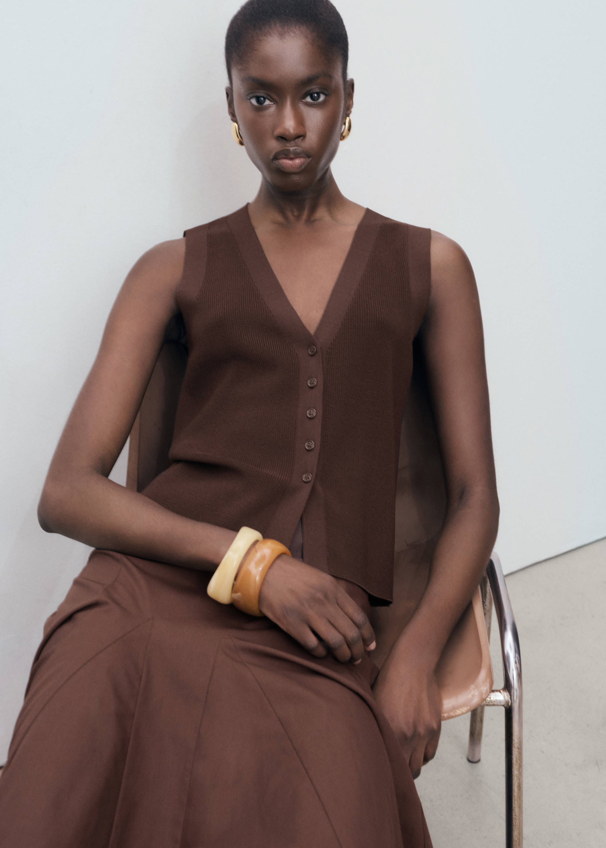 Fine-knit gilet - Details of the article 3