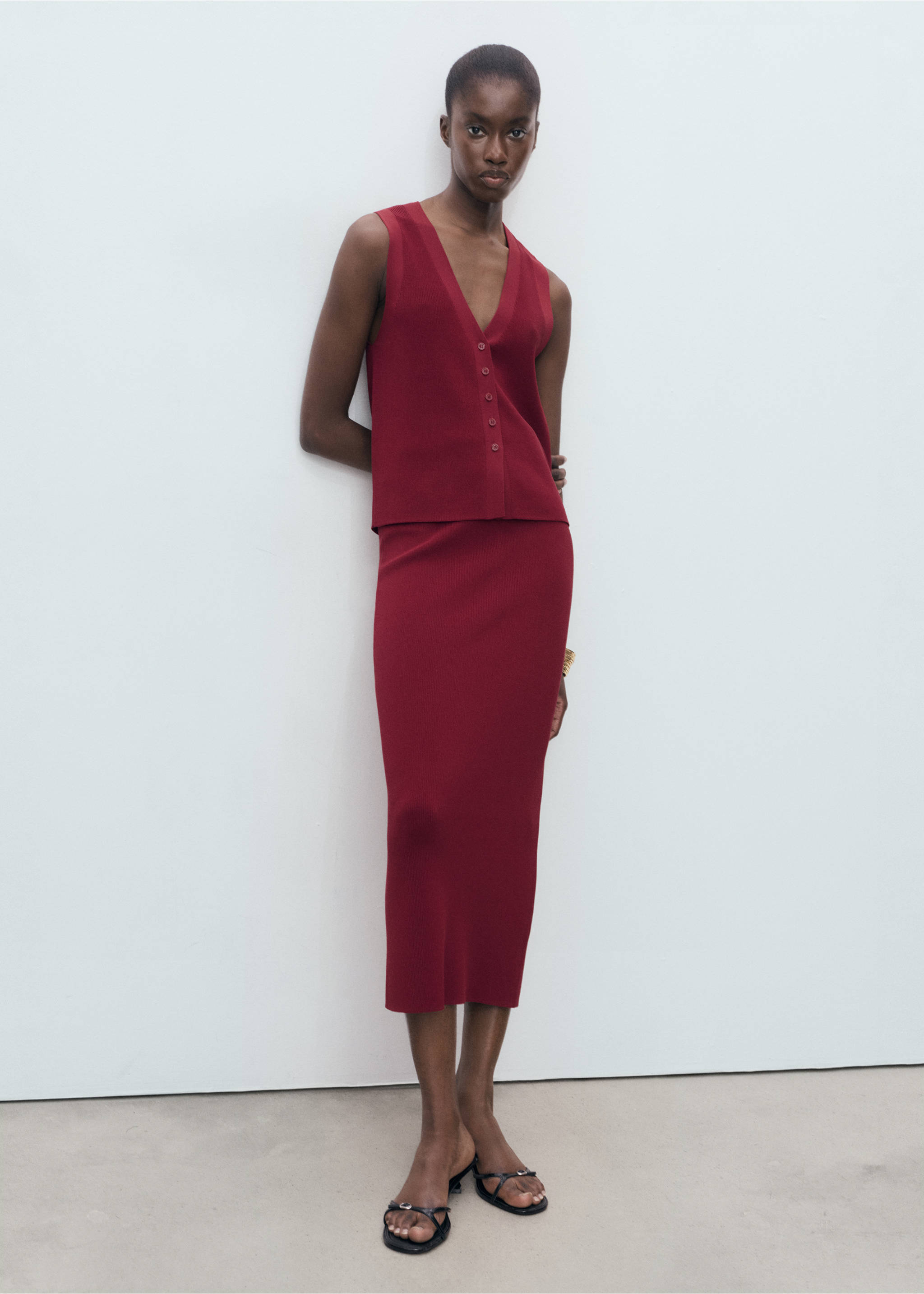 Fine-knit gilet - General plane, Wine. Ref: 17064098-00.