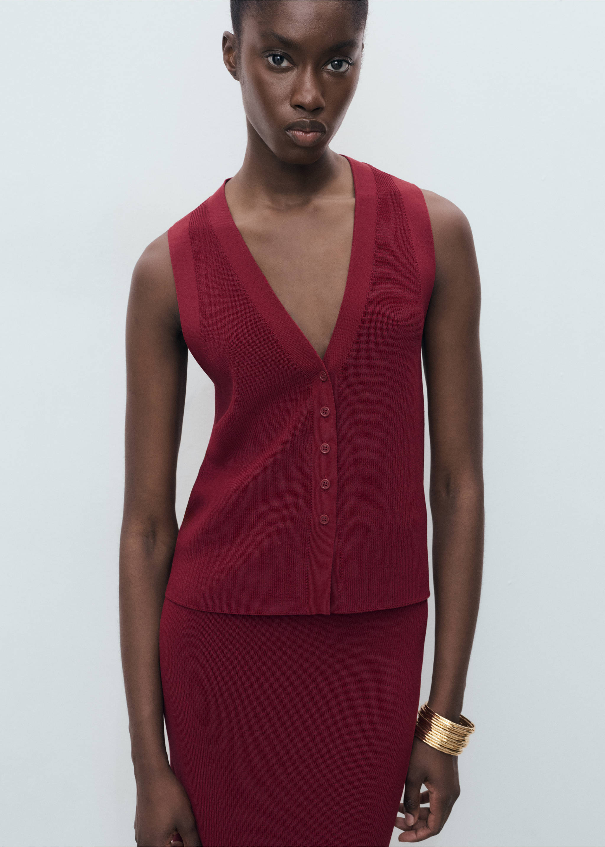 Fine-knit gilet - Medium plane, Wine. Ref: 17064098-00.