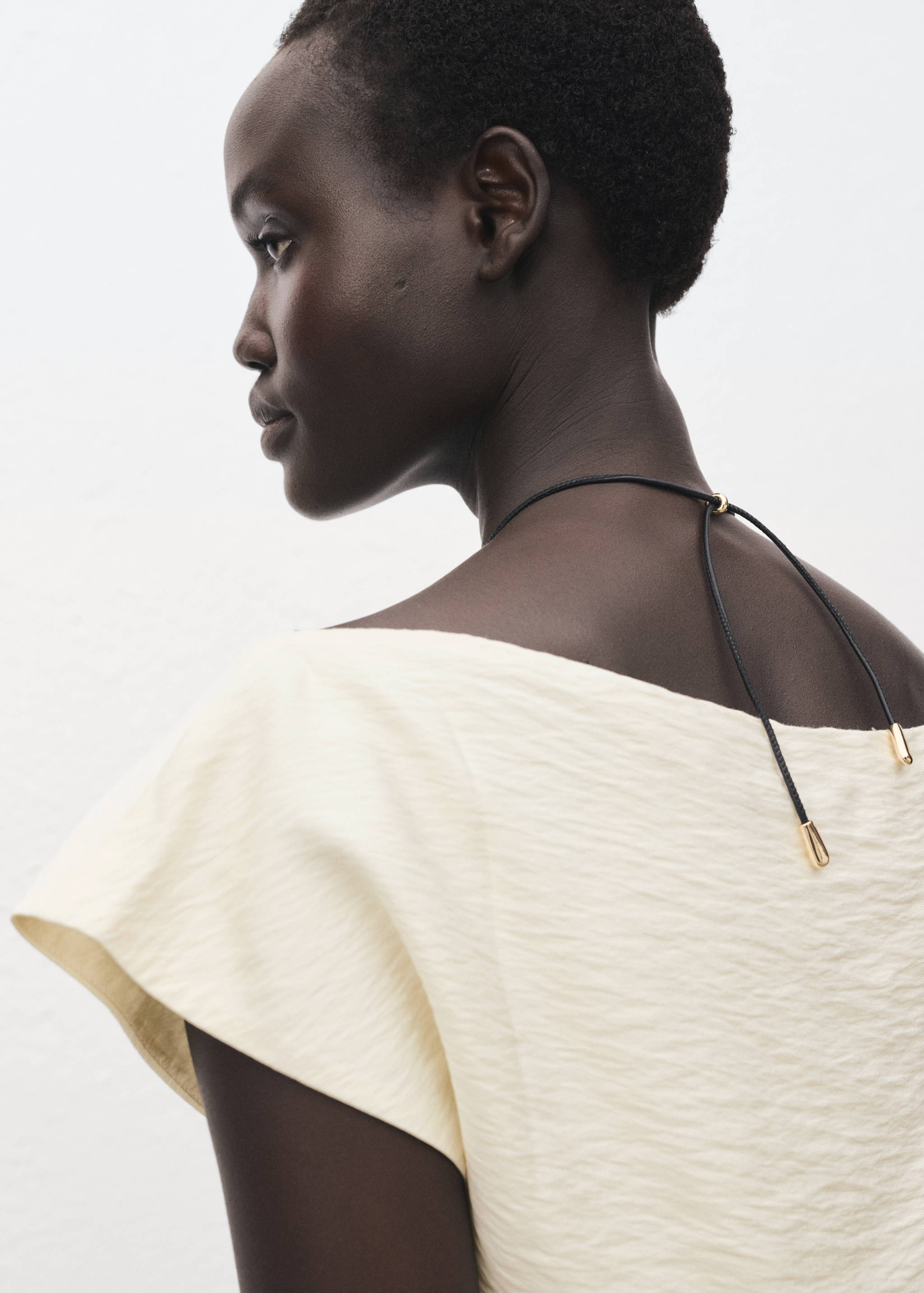 Modal blouse with asymmetrical collar - Details of the article 3