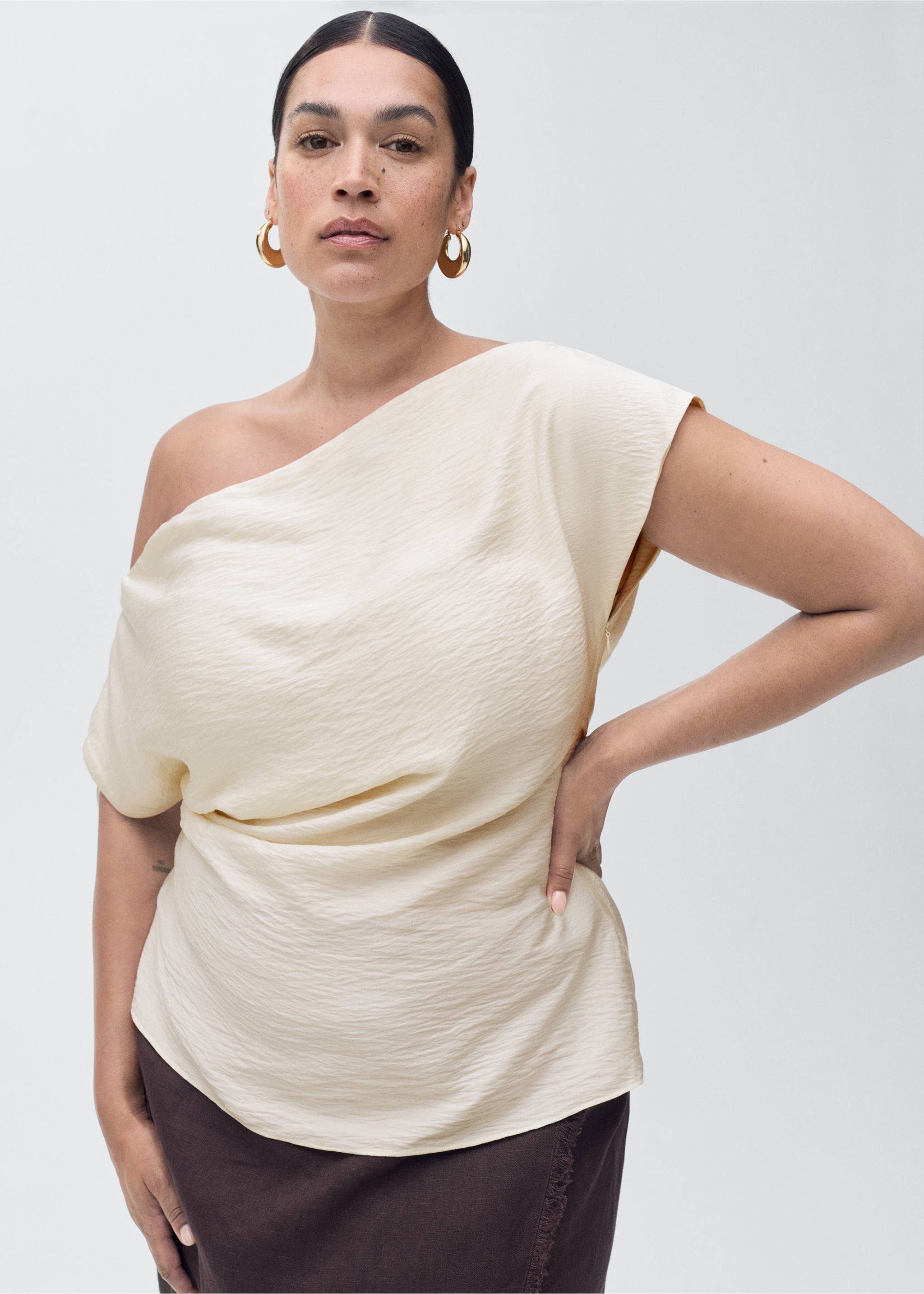 Modal blouse with asymmetrical collar - Details of the article 5, White. Ref: 17064100-00.