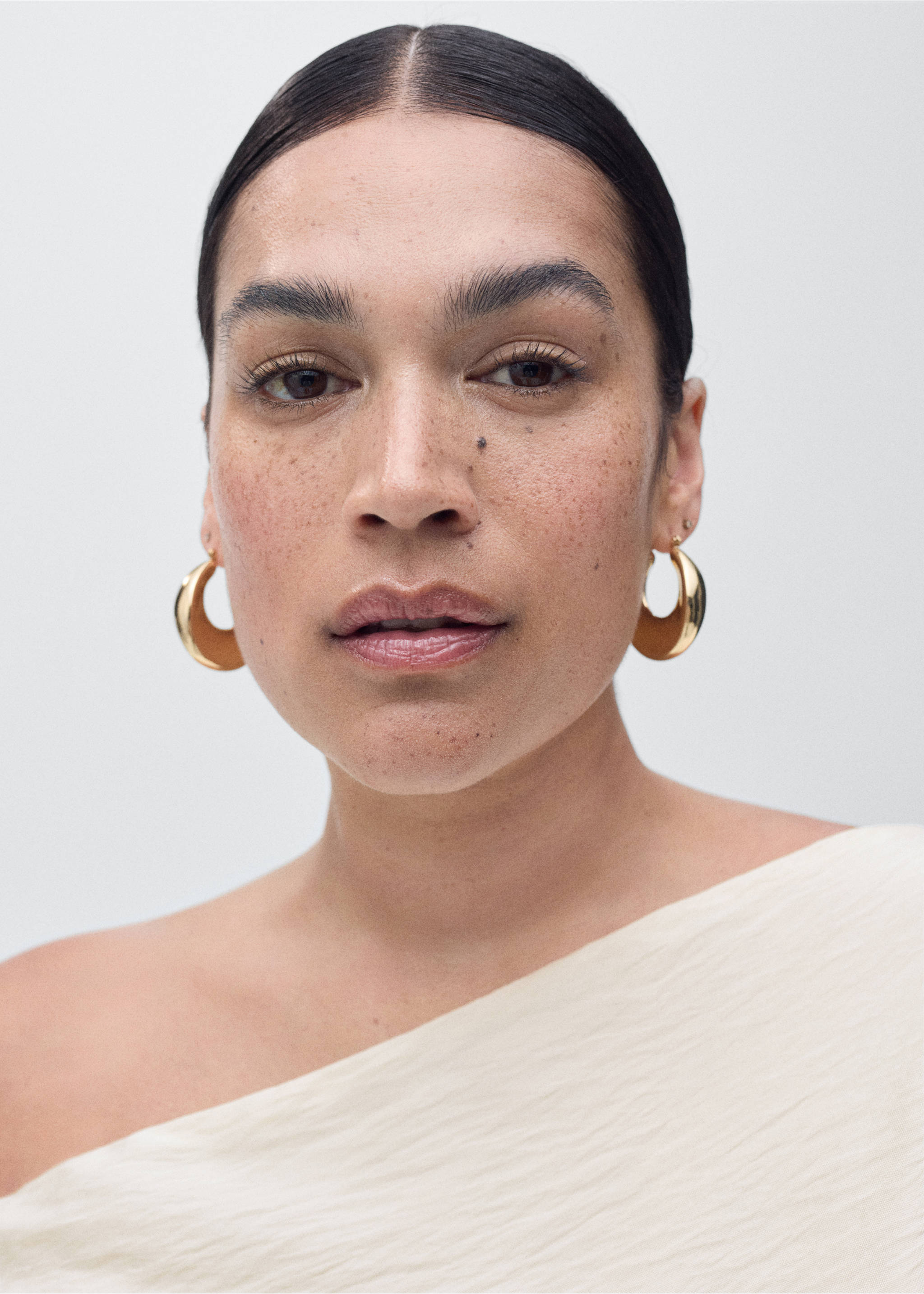 Modal blouse with asymmetrical collar - Details of the article 4, White. Ref: 17064100-00.