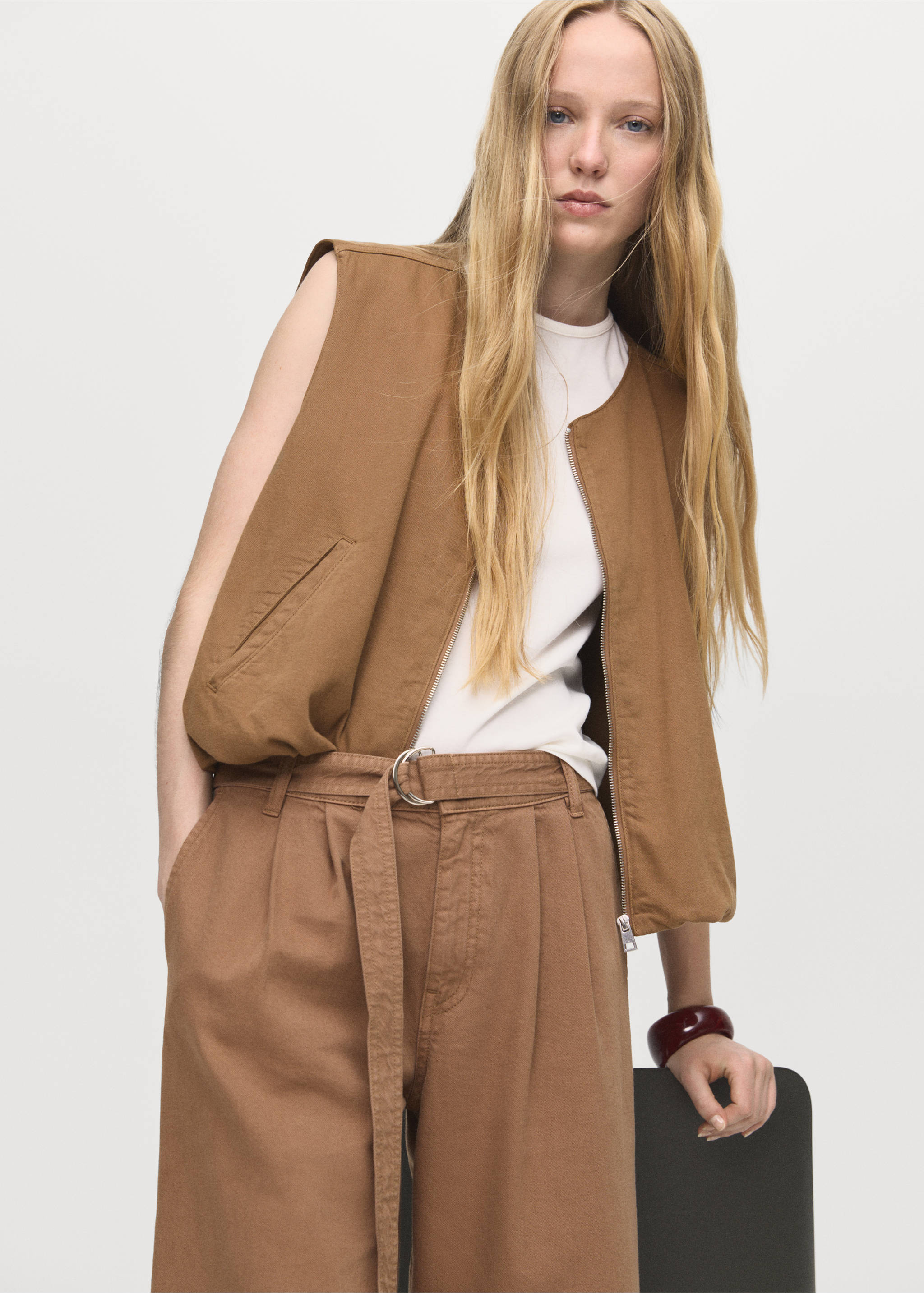 Denim jorts with belt - Details of the article 1, Brown. Ref: 17064101-00.