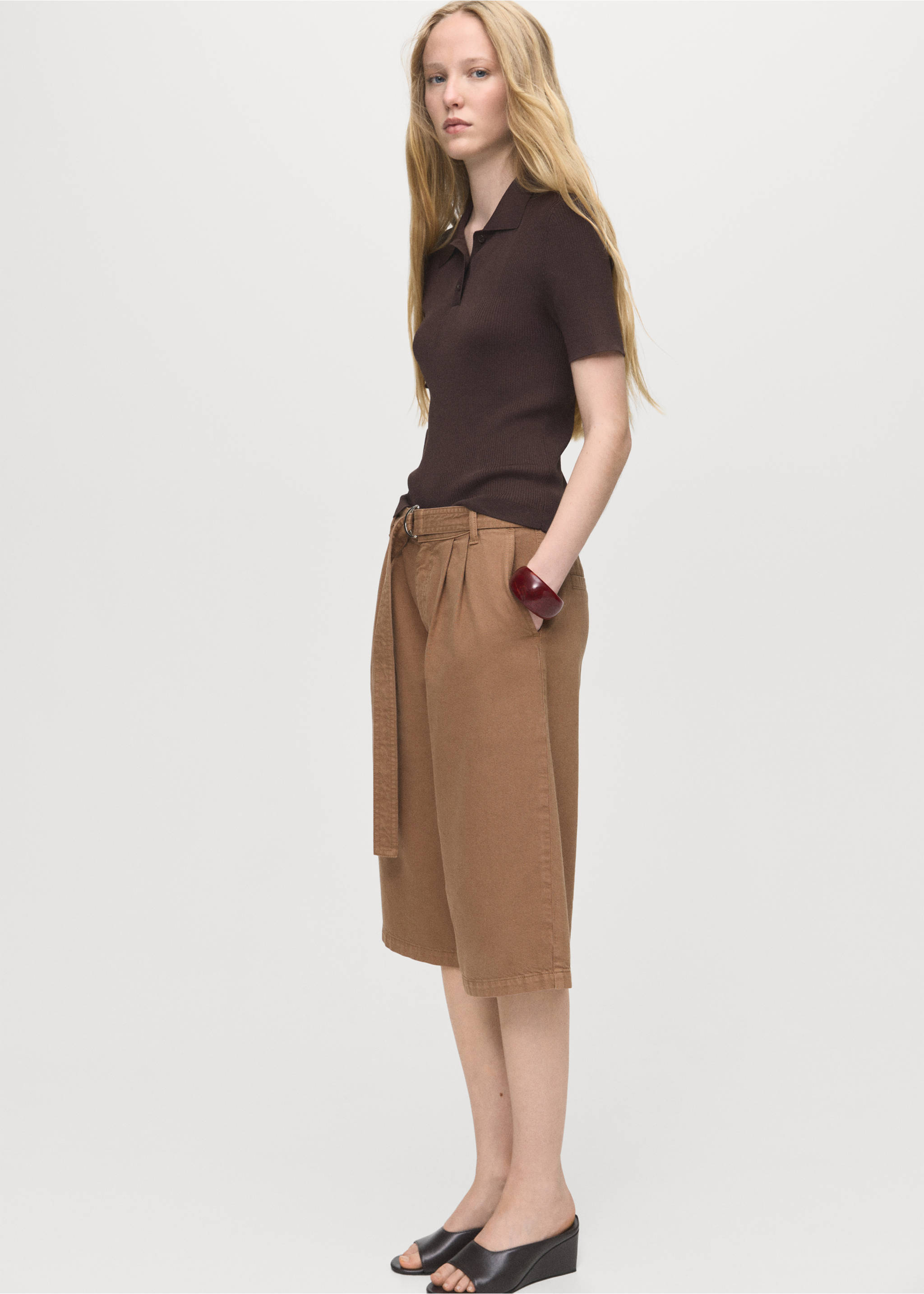 Denim jorts with belt - Details of the article 6, Brown. Ref: 17064101-00.