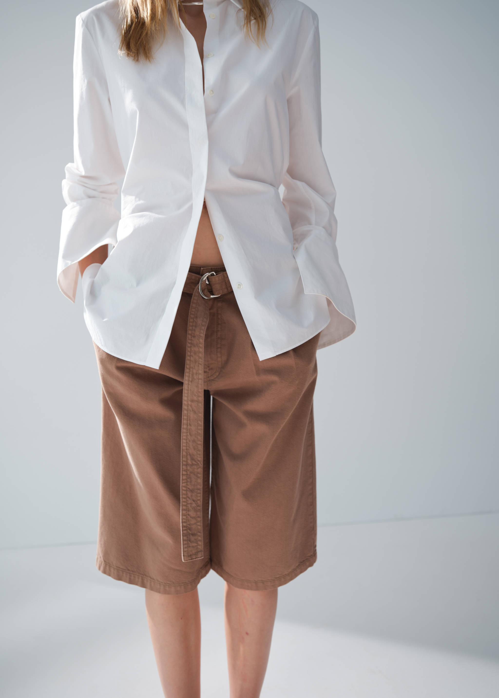 Denim jorts with belt - Details of the article 9, Brown. Ref: 17064101-00.