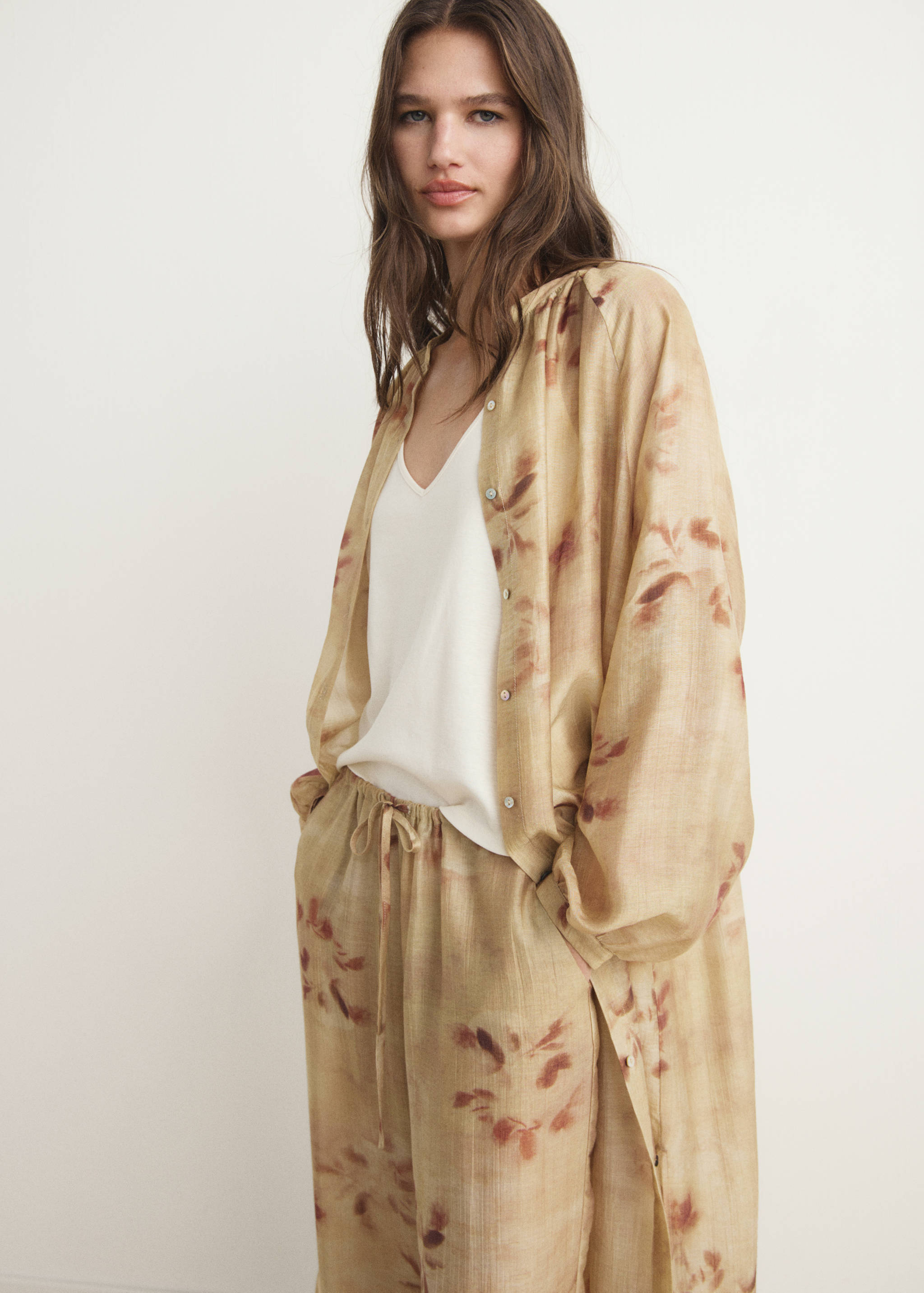 Hose mit Blätterdruck - Detail des Artikels 1