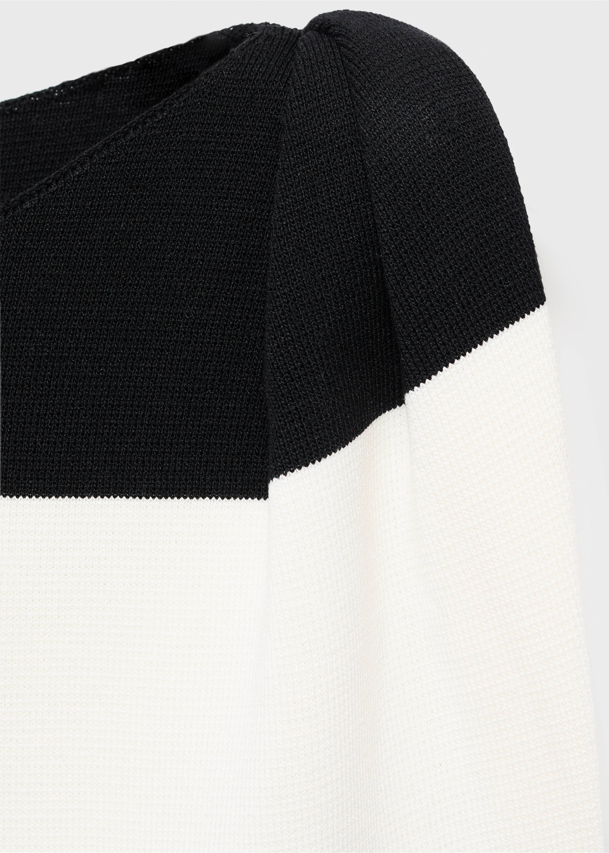 Asymmetrical knitted dress with strap - Details of the article 8, Ecru. Ref: 17064104-00.