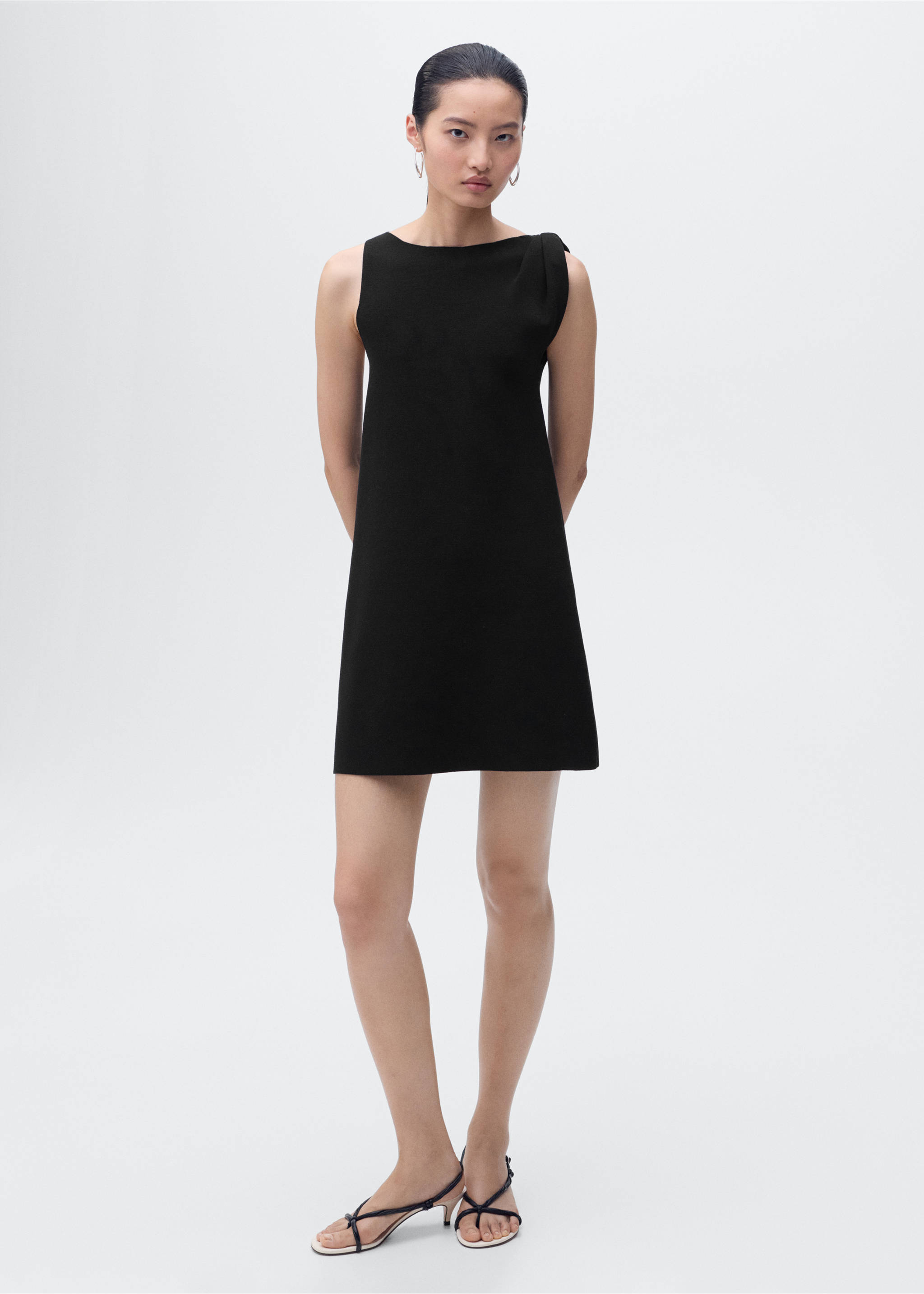Asymmetrical knitted dress with strap - General plane, Black. Ref: 17064104-00.