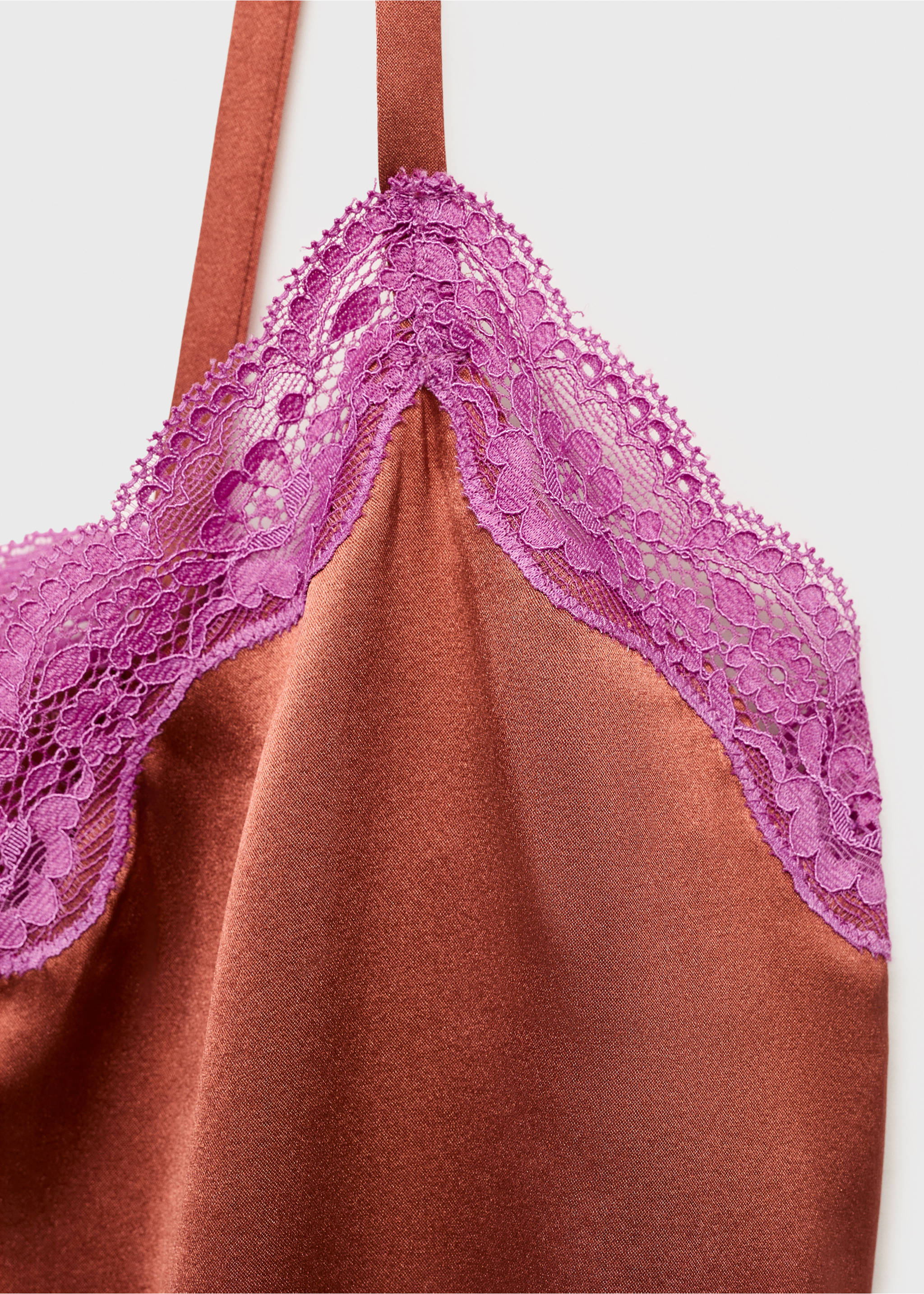 Silk top with contrasting lace - Details of the article 8, Brown. Ref: 17064110-00.