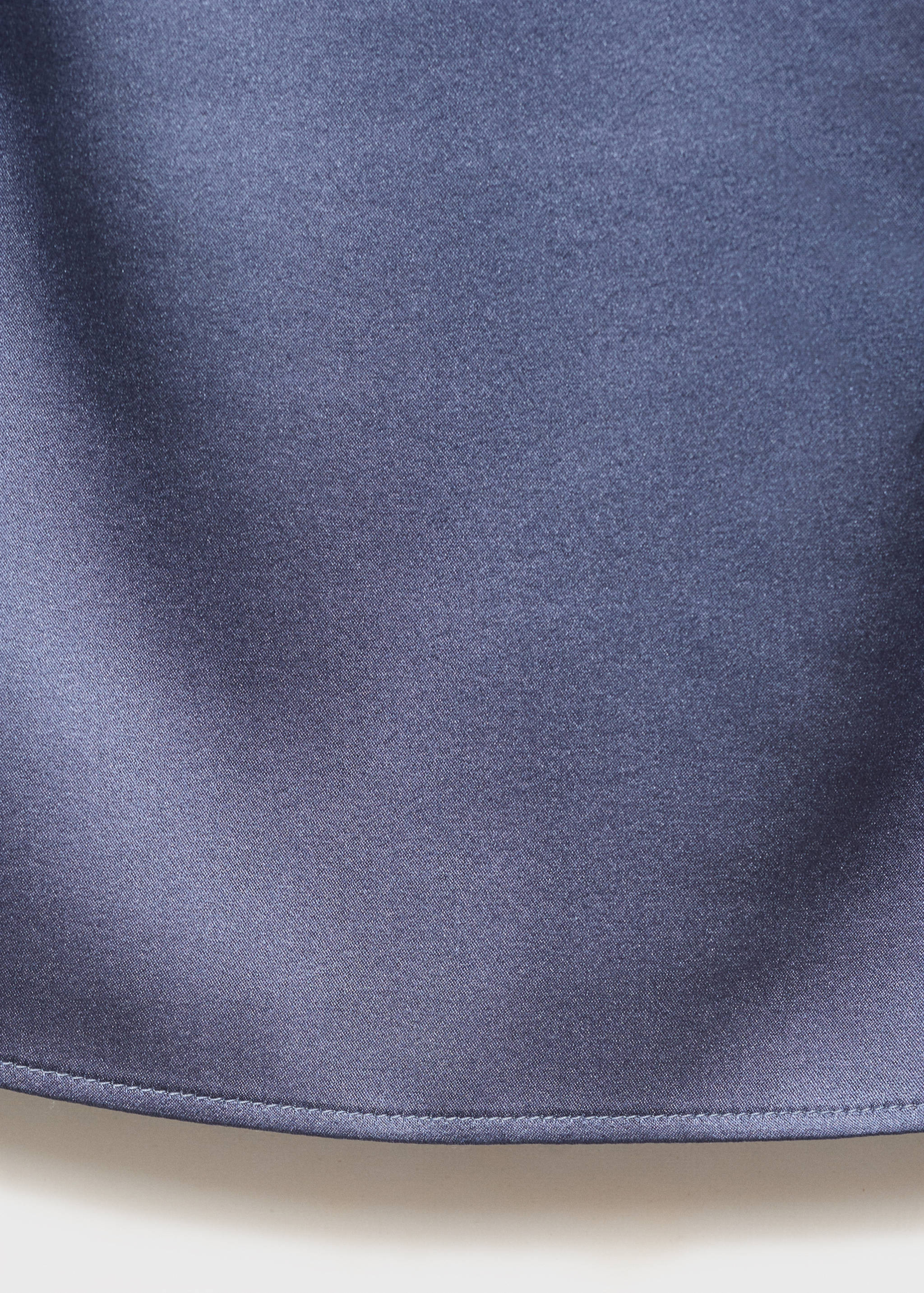 Silk top with contrasting lace - Details of the article 0