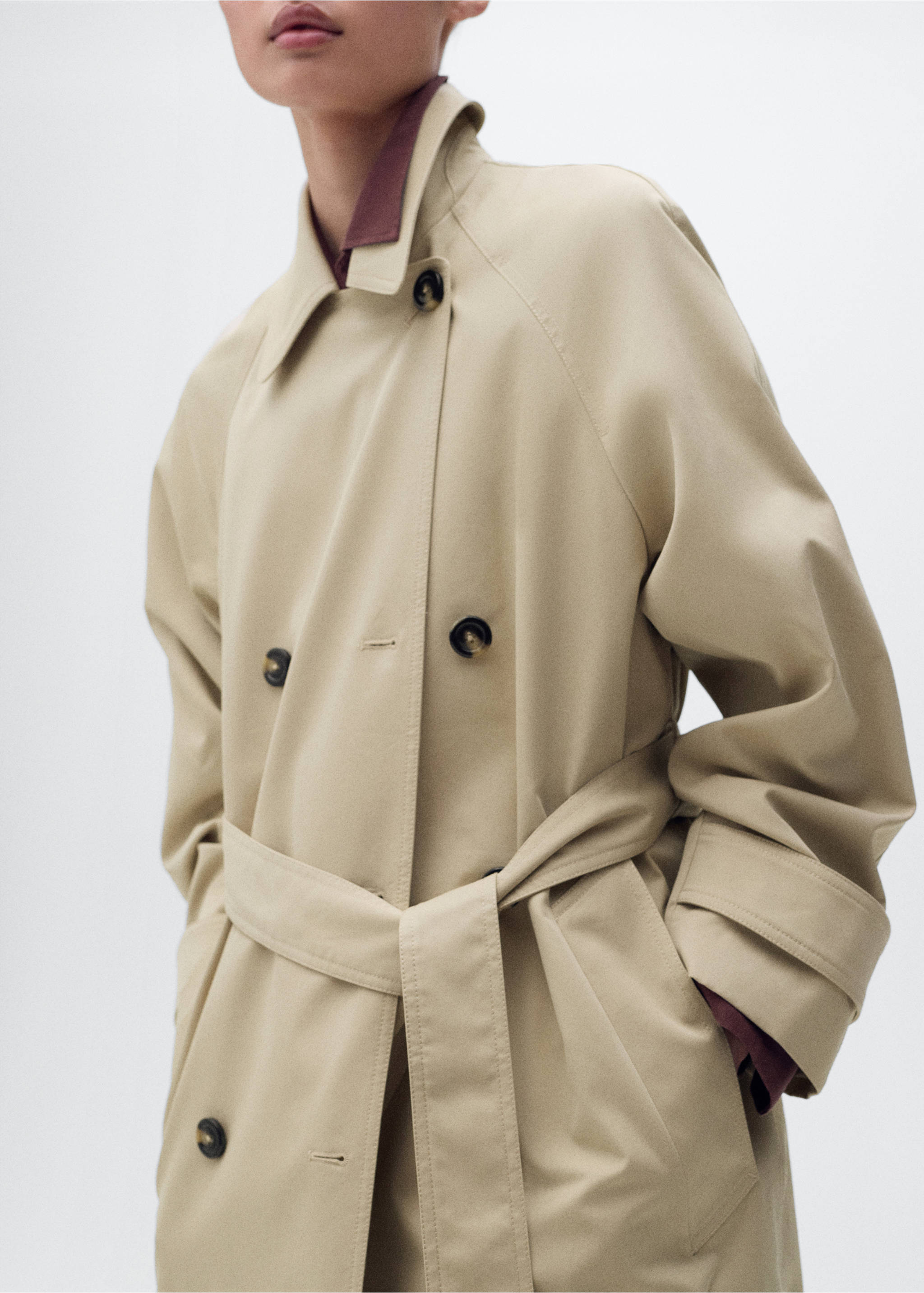 Long double-breasted trench coat - Details of the article 2, Beige. Ref: 17064117-00.