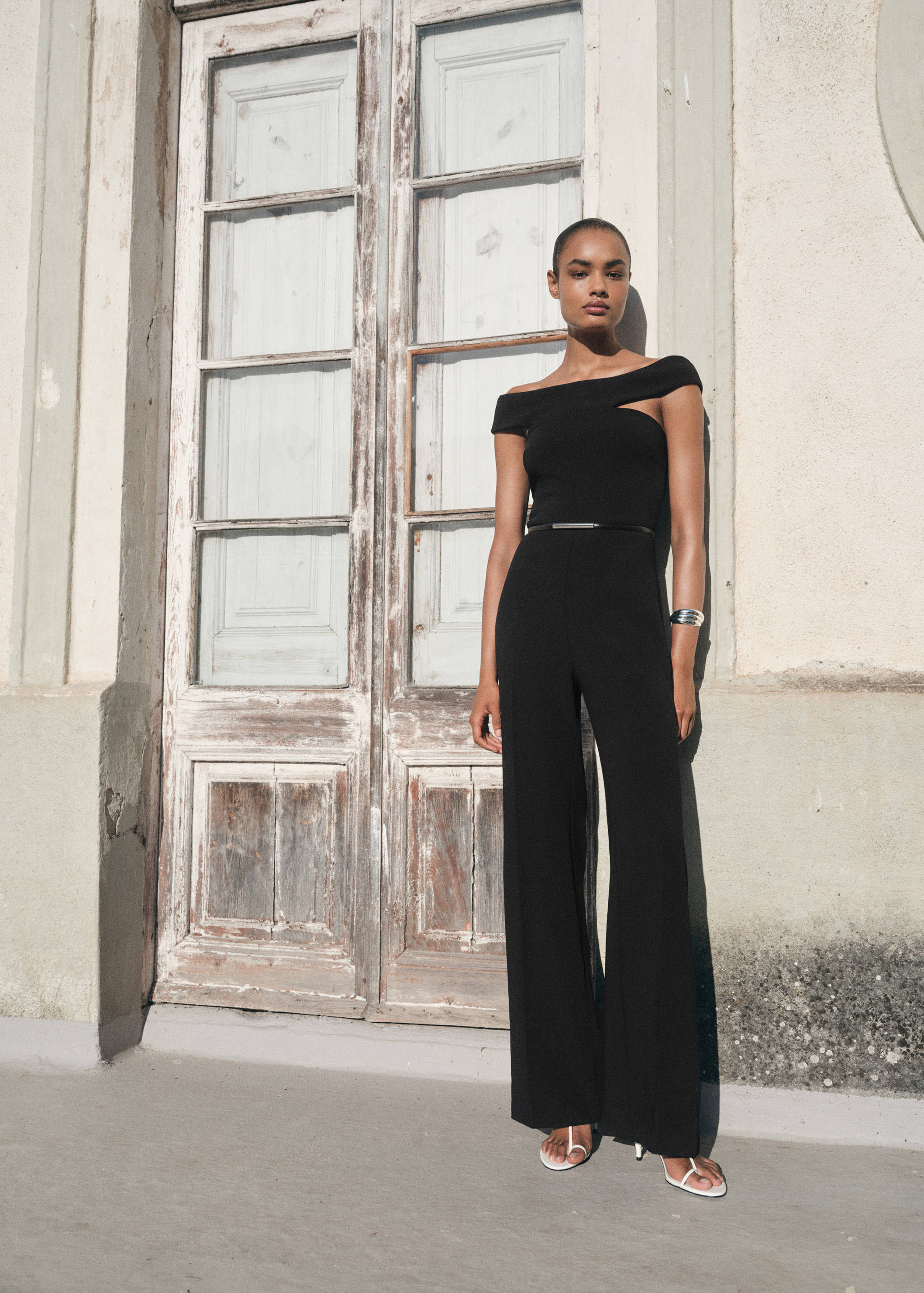 Long jumpsuit with asymmetrical neck - General plane
