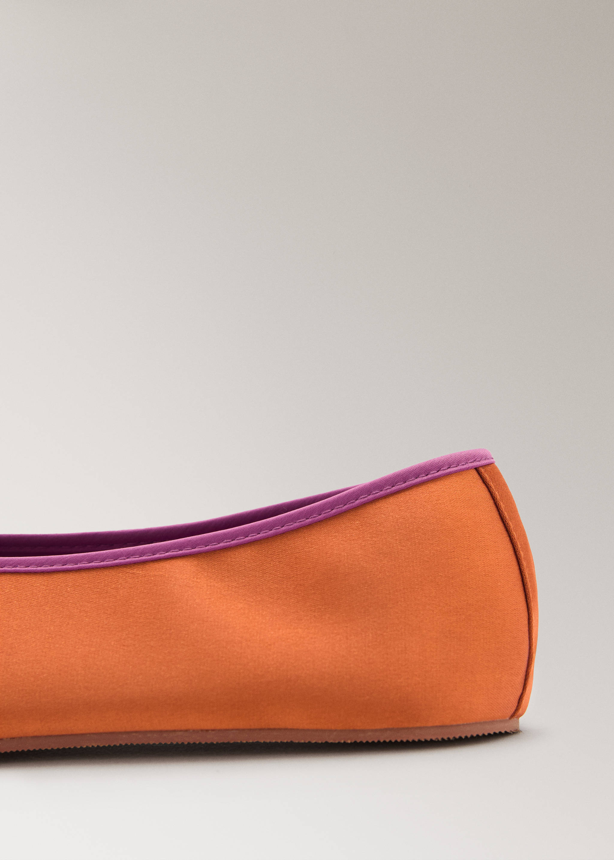 Satin ballet flats with contrast piping - Details of the article 1