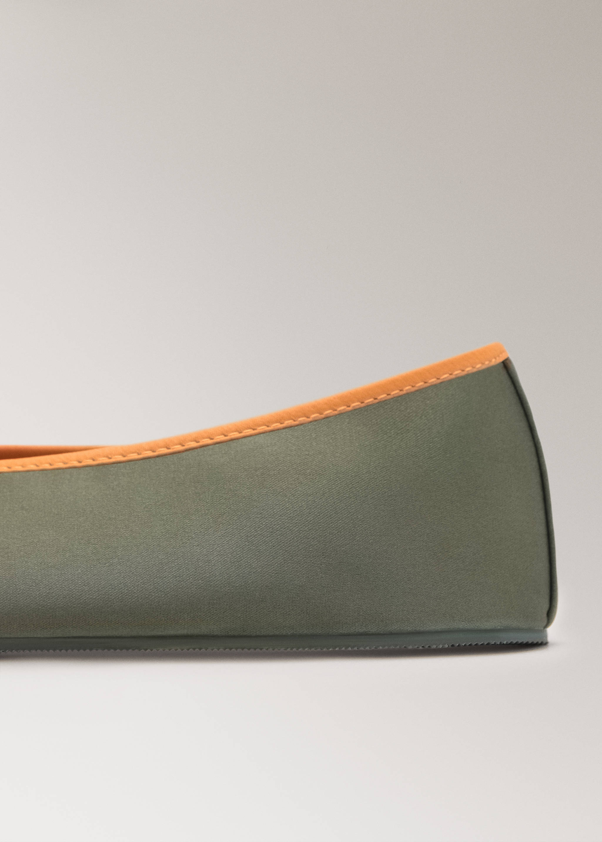 Satin ballet flats with contrast piping - Details of the article 1