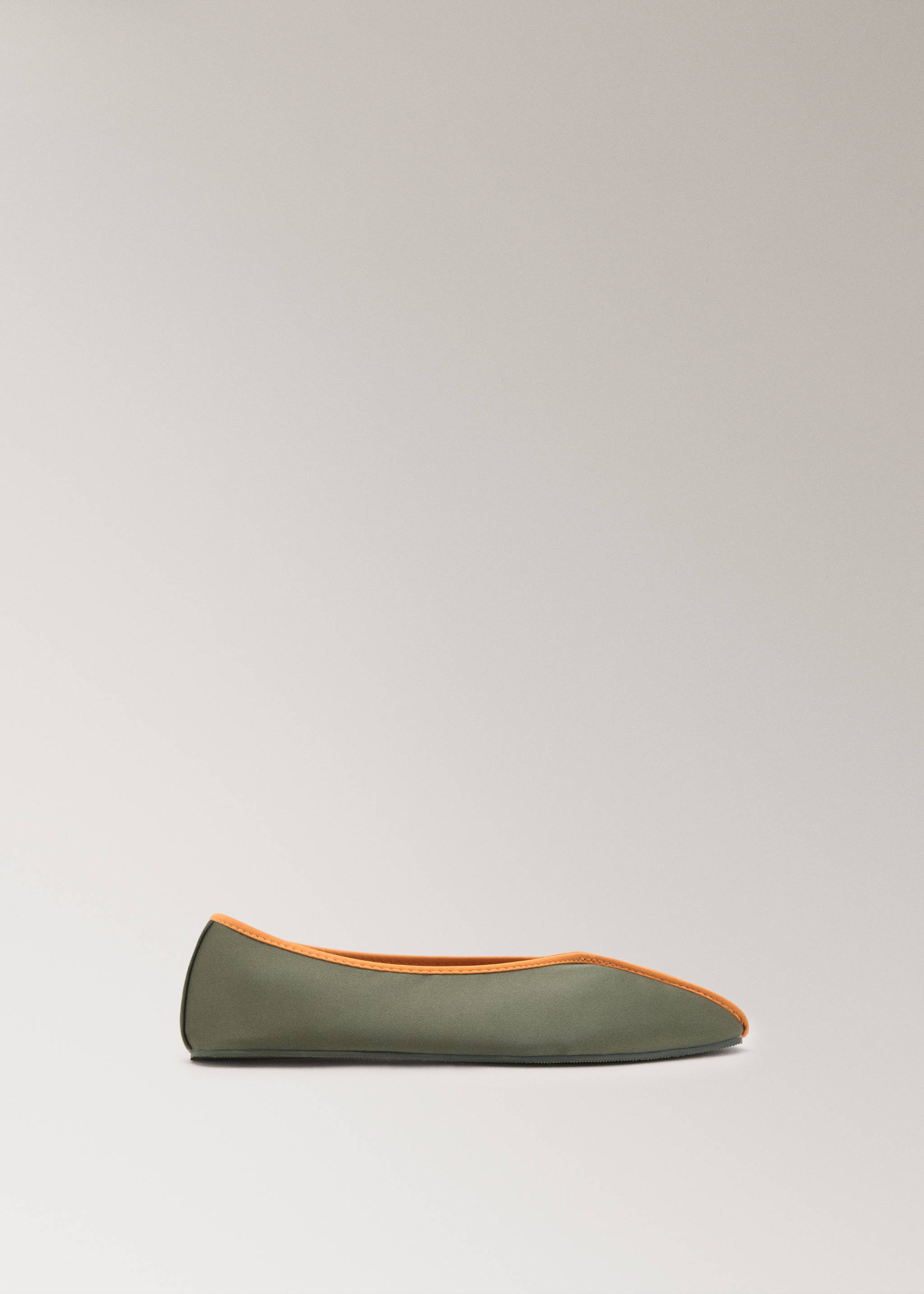 Satin ballet flats with contrast piping - Article without model