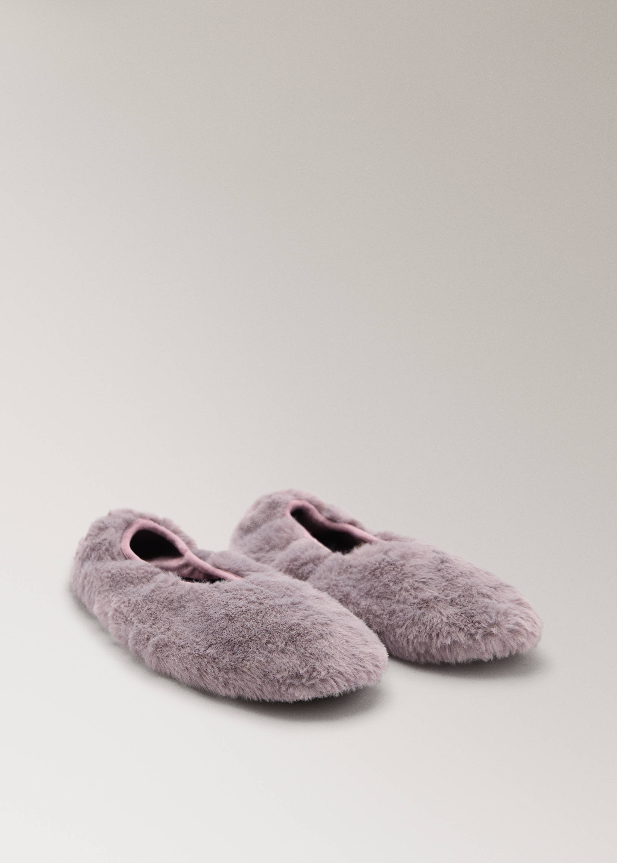 Ballerines fausse fourrure - Plan moyen