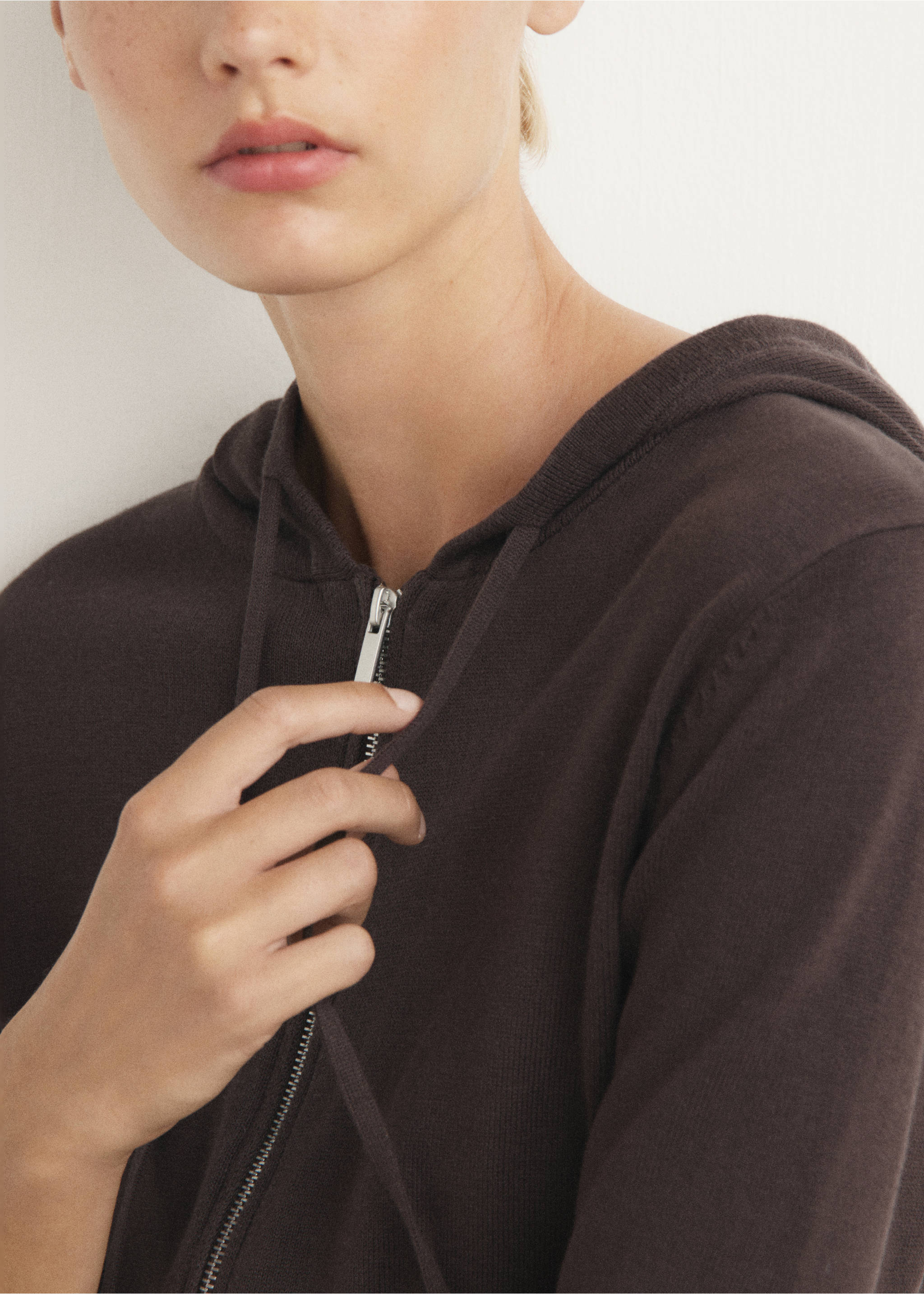 Cotton knitted cardigan with hood - Details of the article 1, Chocolate. Ref: 17064131-00.