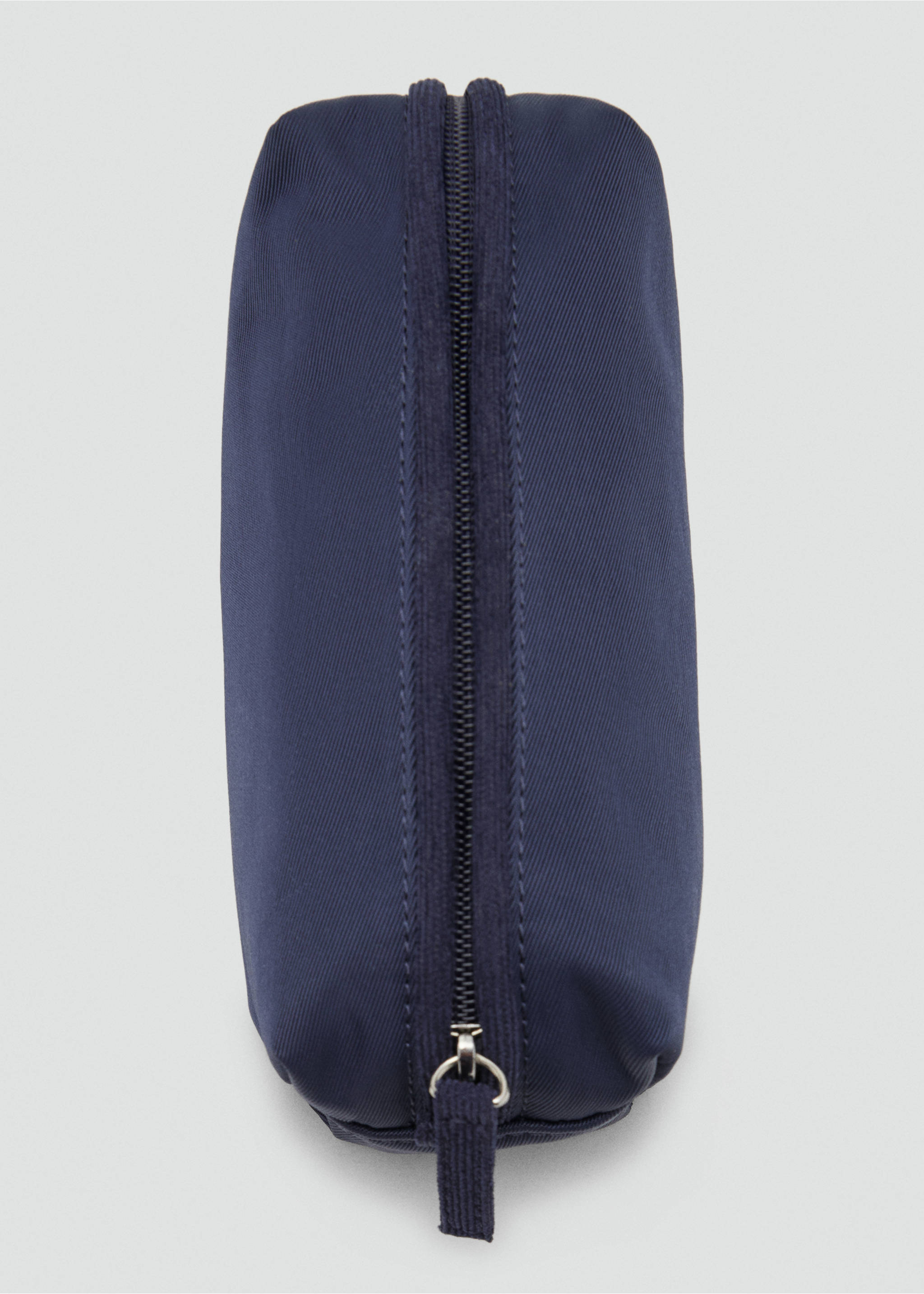Plain basic case - Details of the article 1, Navy. Ref: 17064136-00.